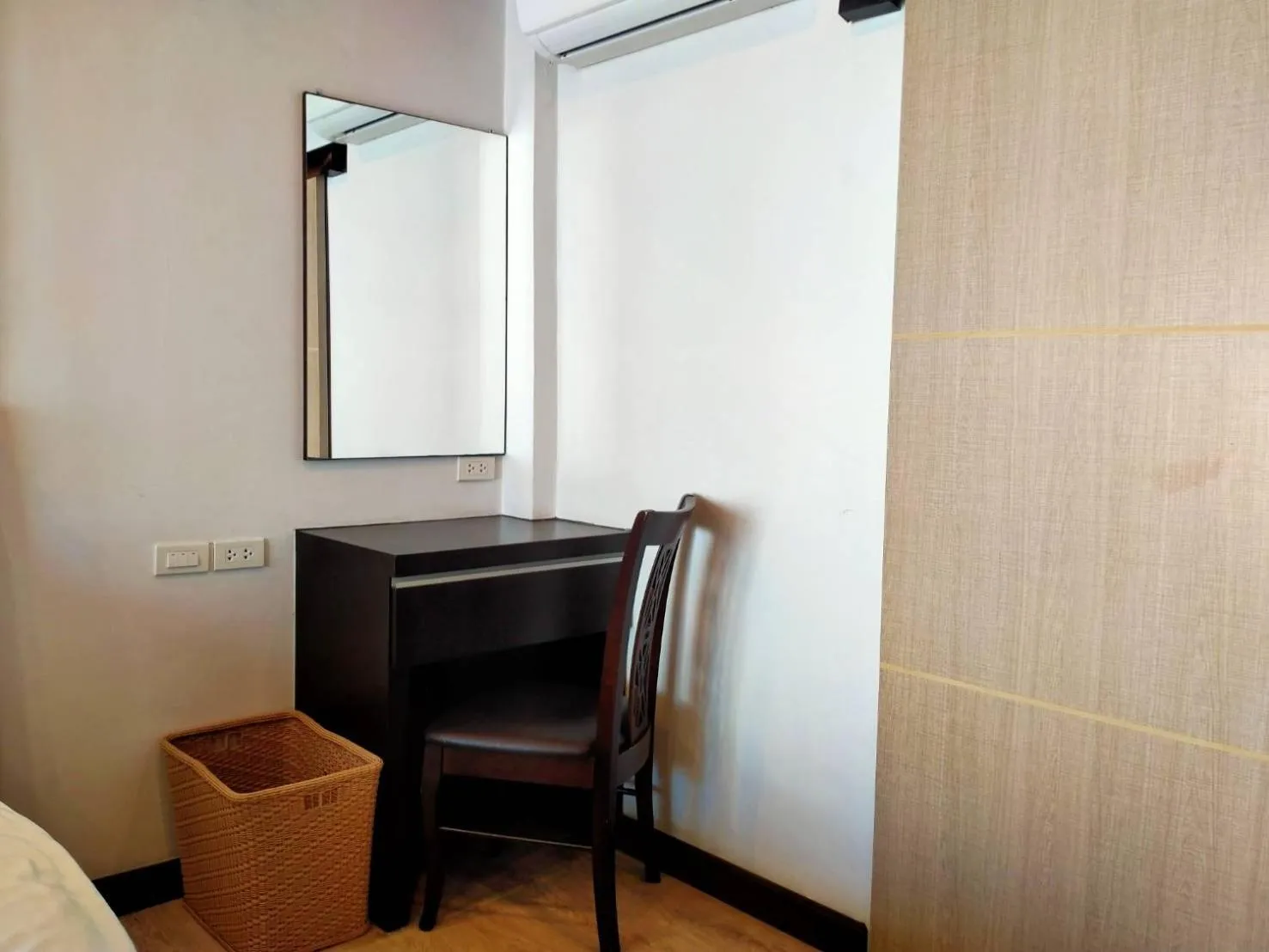 hair dresser in Hotel De Nara