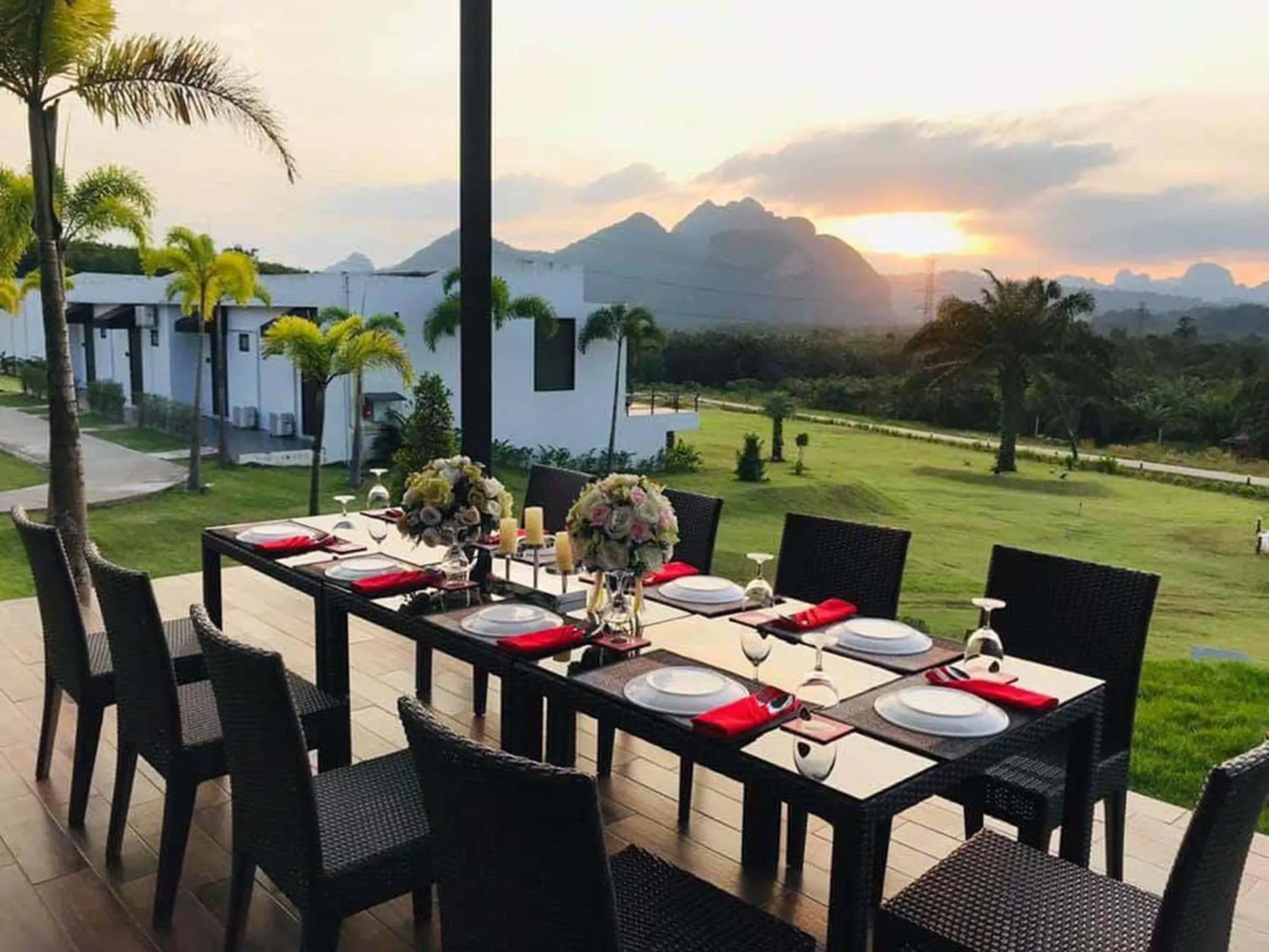 Restaurant/places to eat in Belong Jin The Dam Hotel And Resort