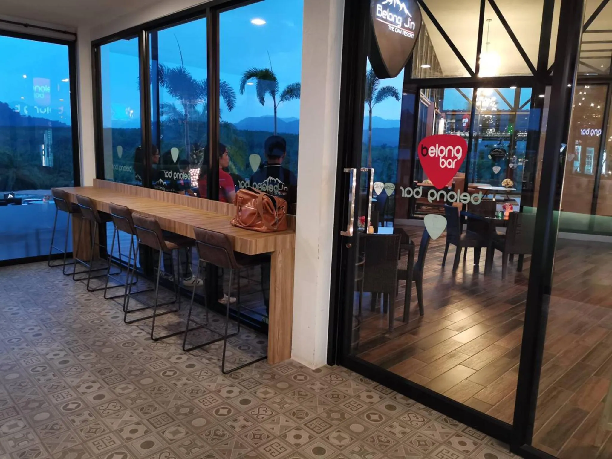 Restaurant/places to eat in Belong Jin The Dam Hotel And Resort