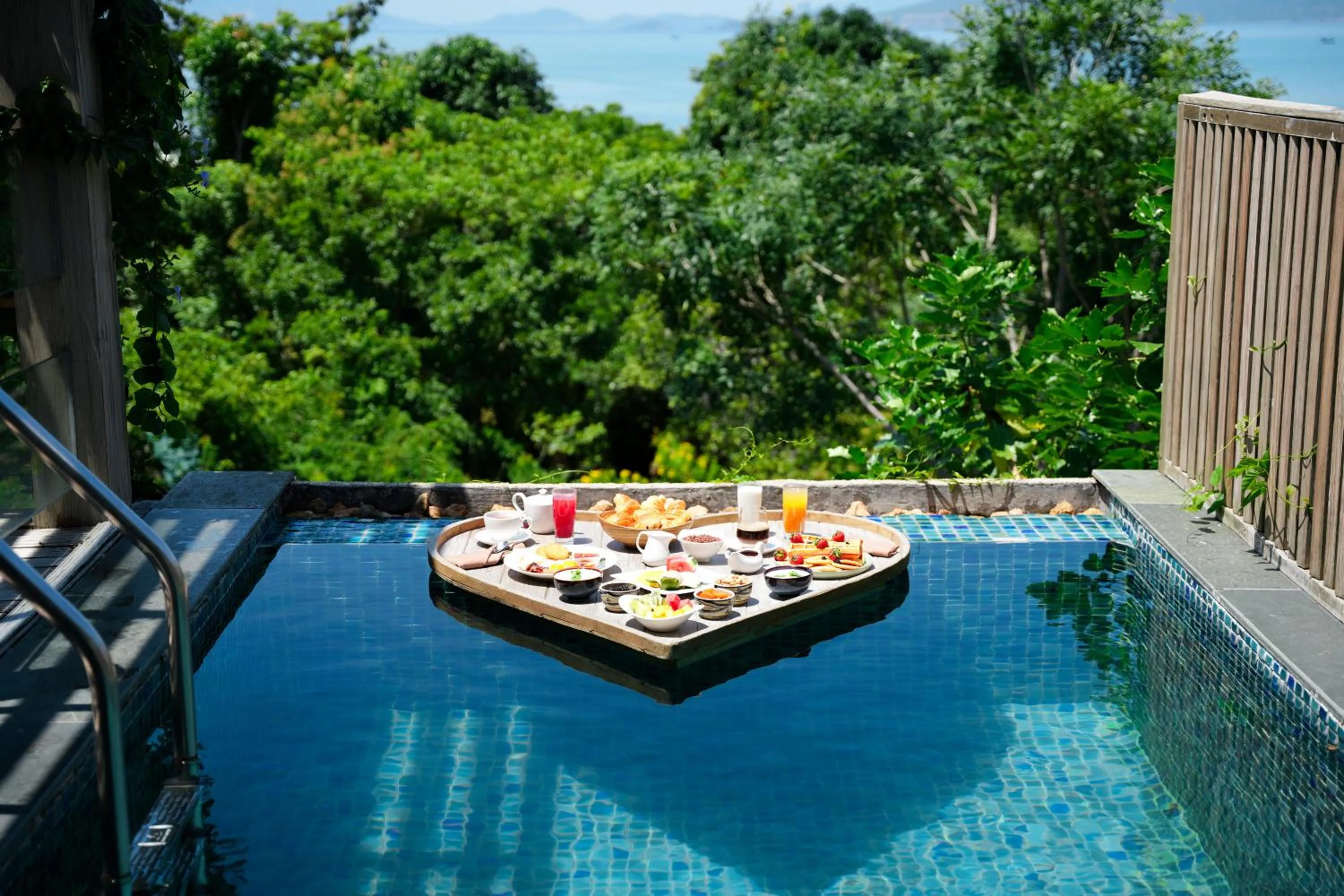 Breakfast in An Lam Retreats Ninh Van Bay