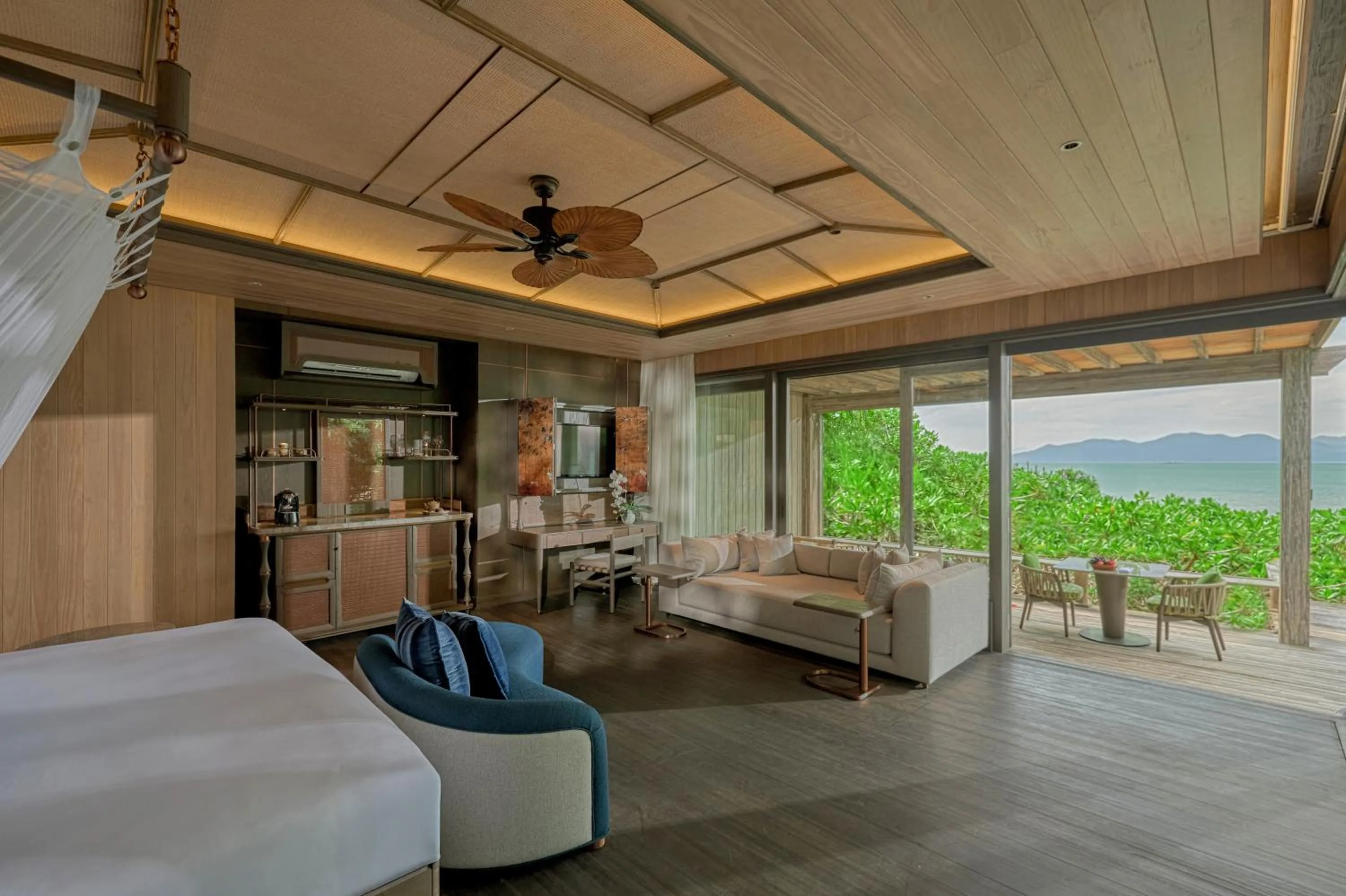 Seating area, Bed in An Lam Retreats Ninh Van Bay