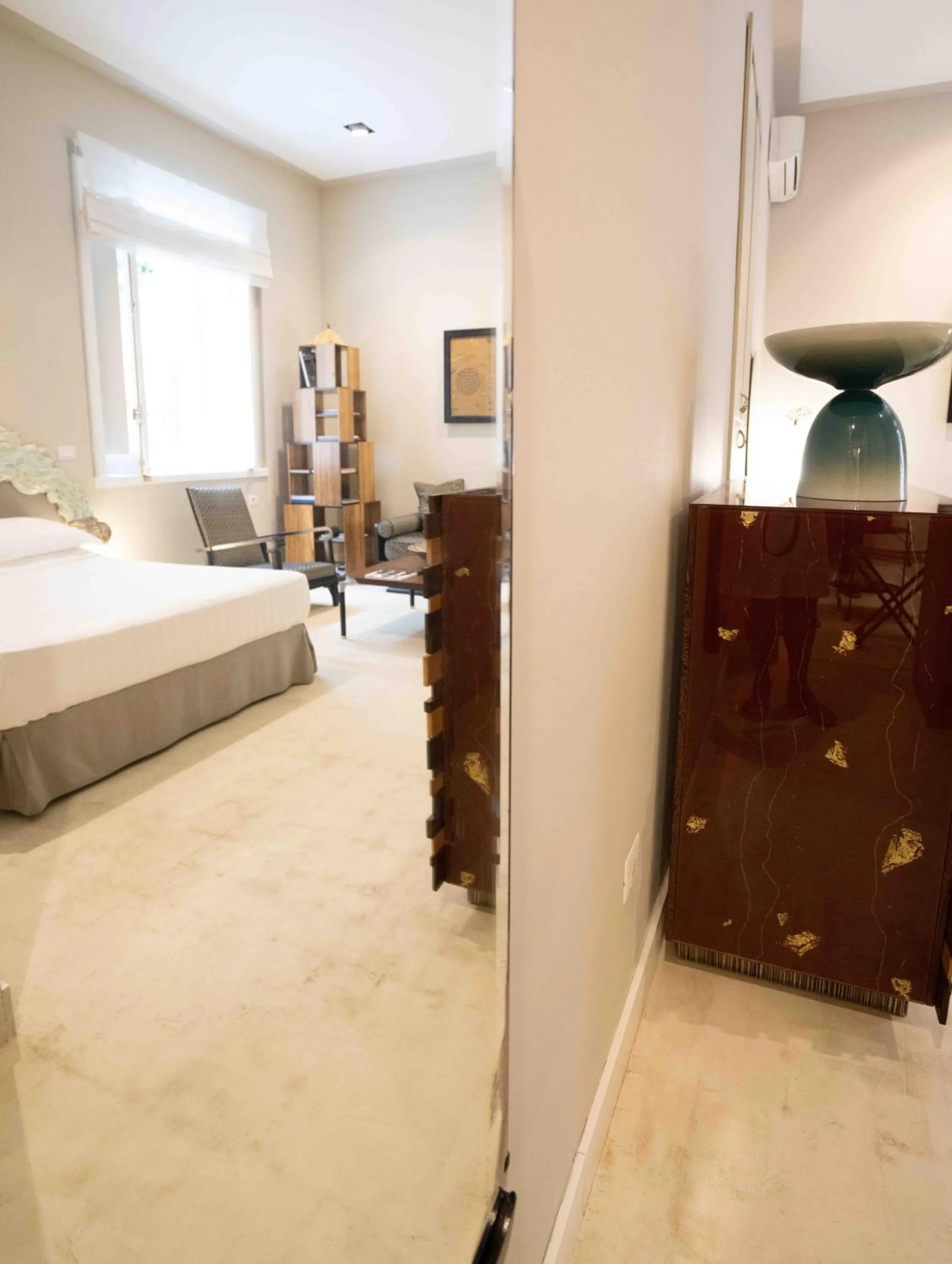 Bed in Atelier Inès Arts & Suites