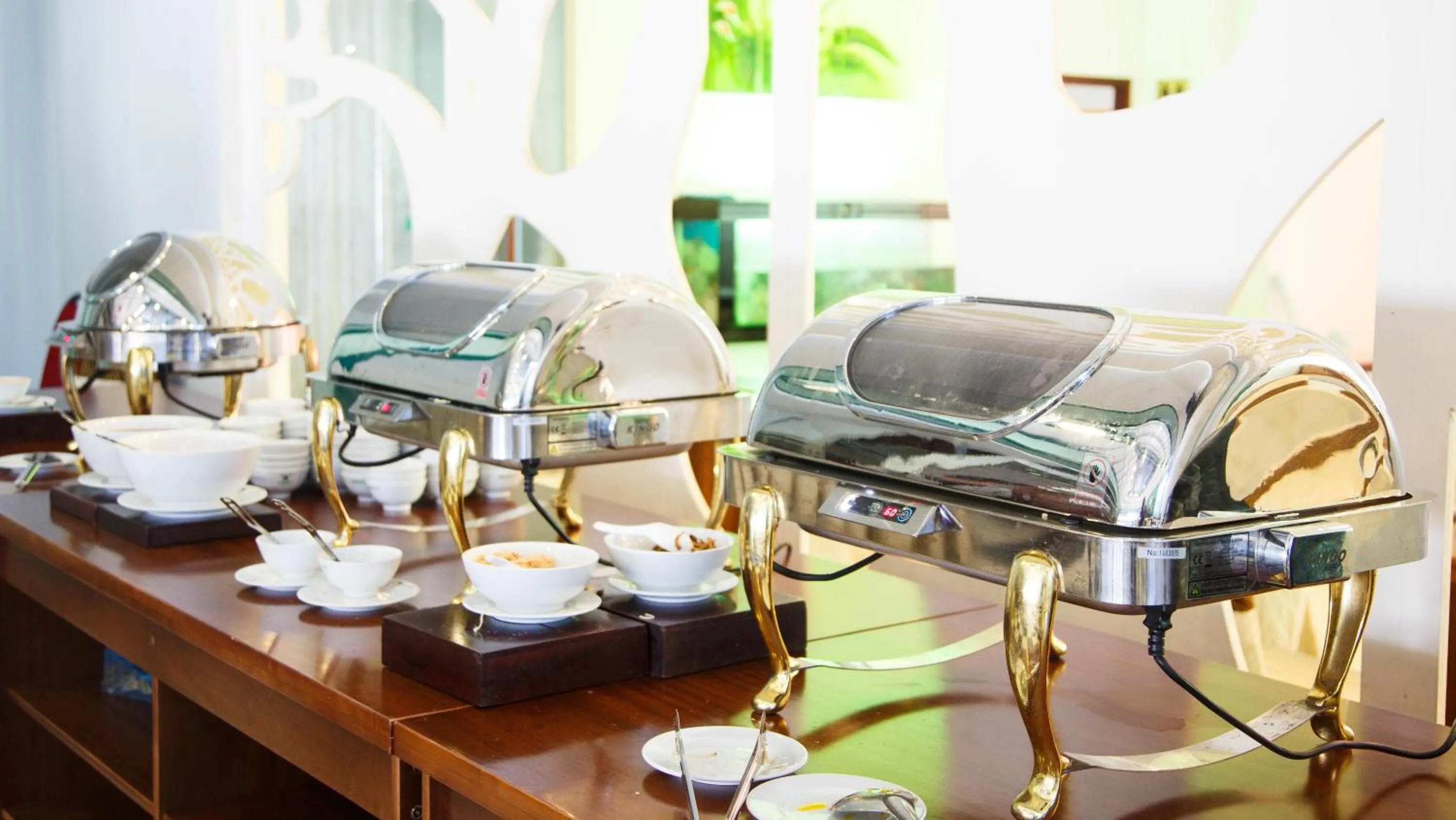 Buffet breakfast in Tre Xanh Hotel