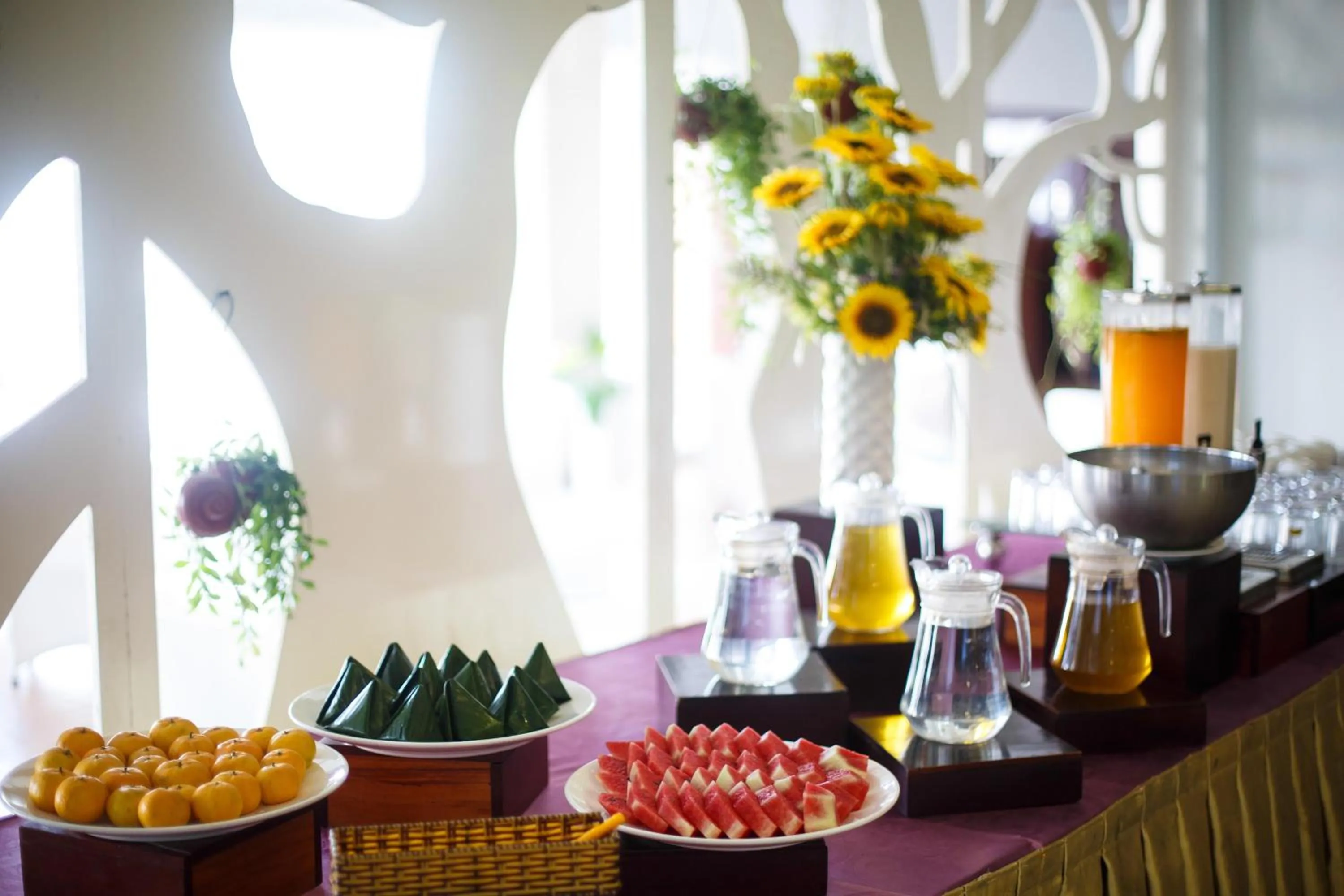 Buffet breakfast in Tre Xanh Hotel