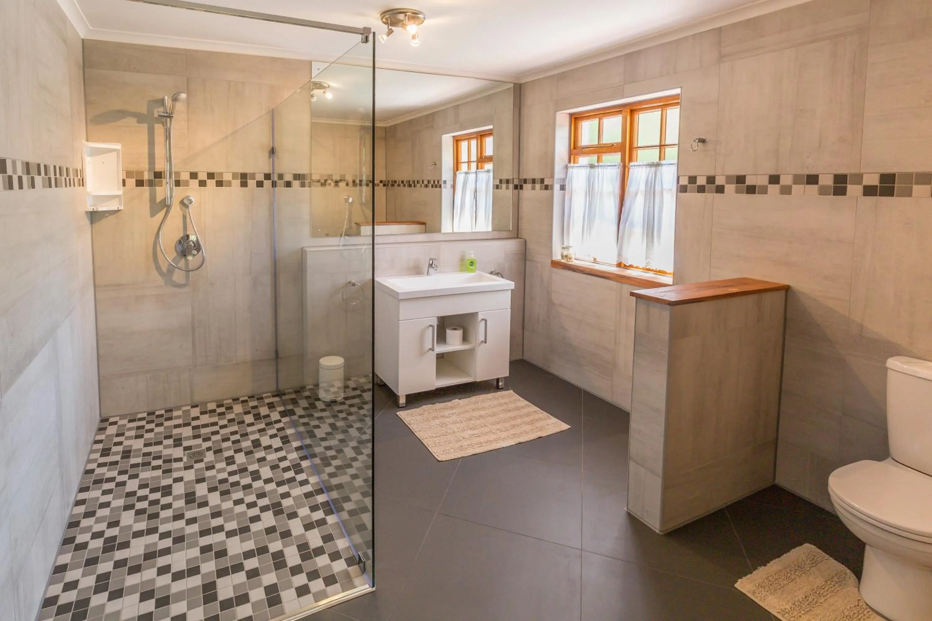 Bathroom in Hout Bay Lodge