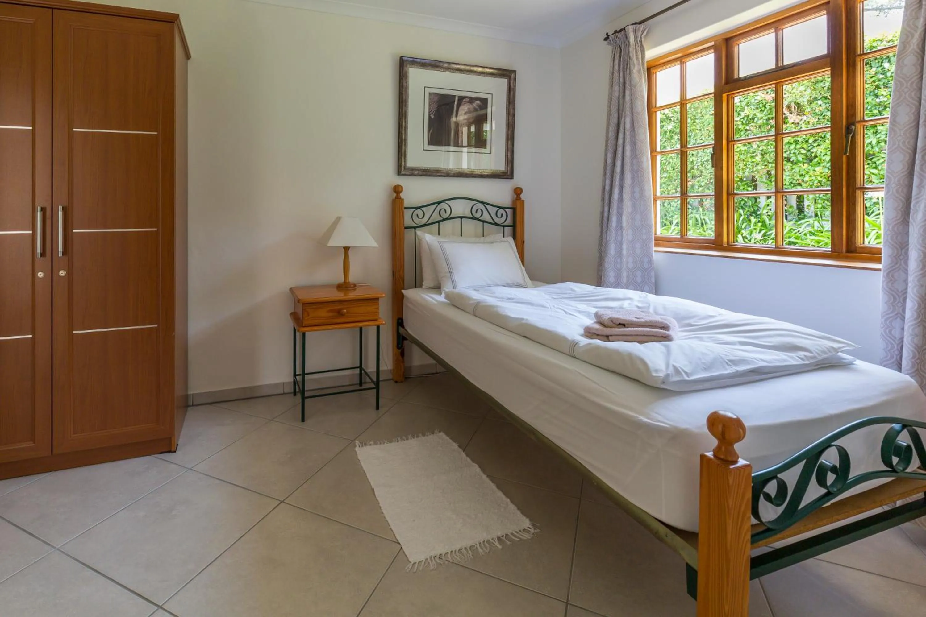 Bedroom, Bed in Hout Bay Lodge