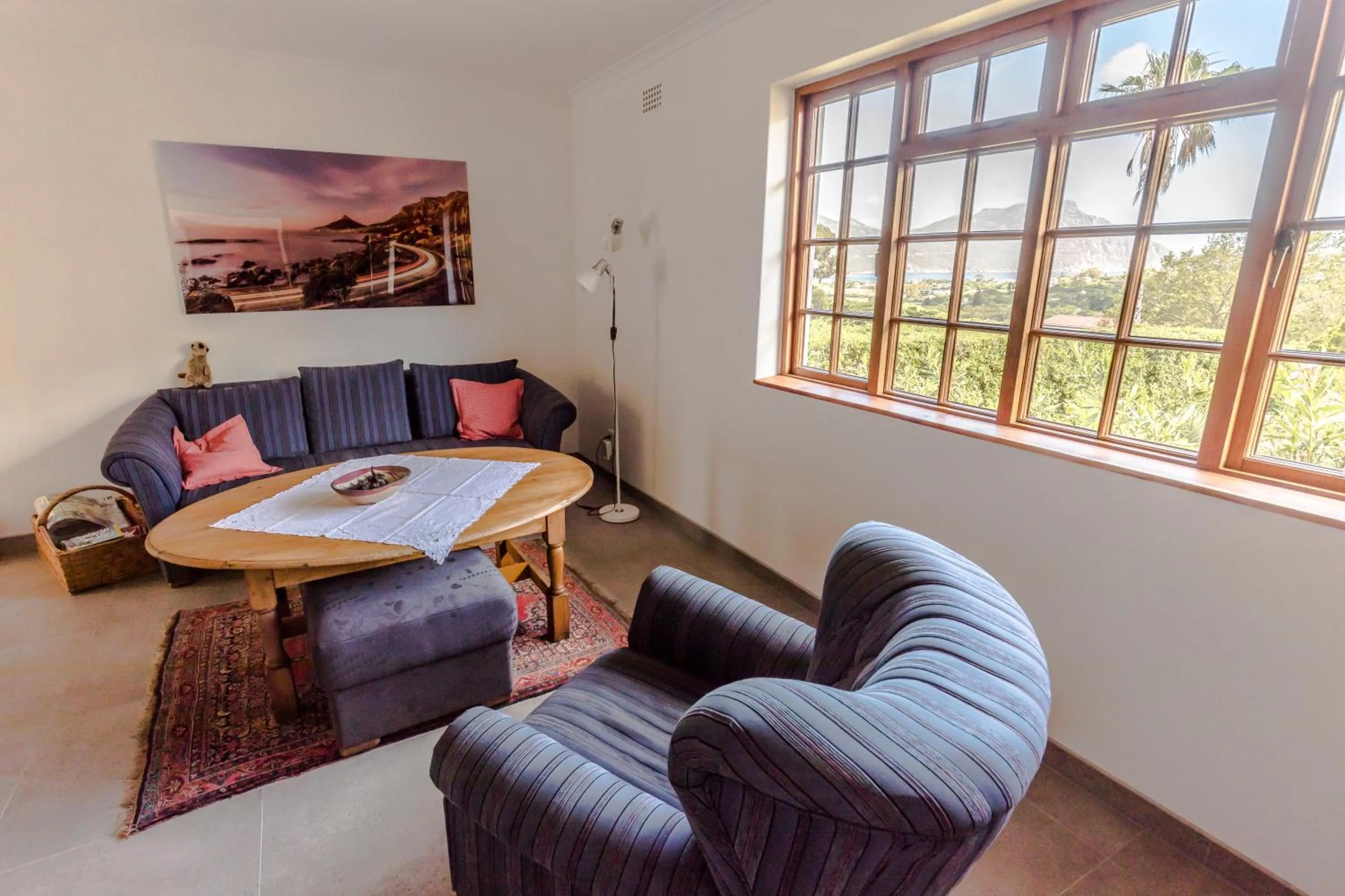 Lounge or bar in Hout Bay Lodge