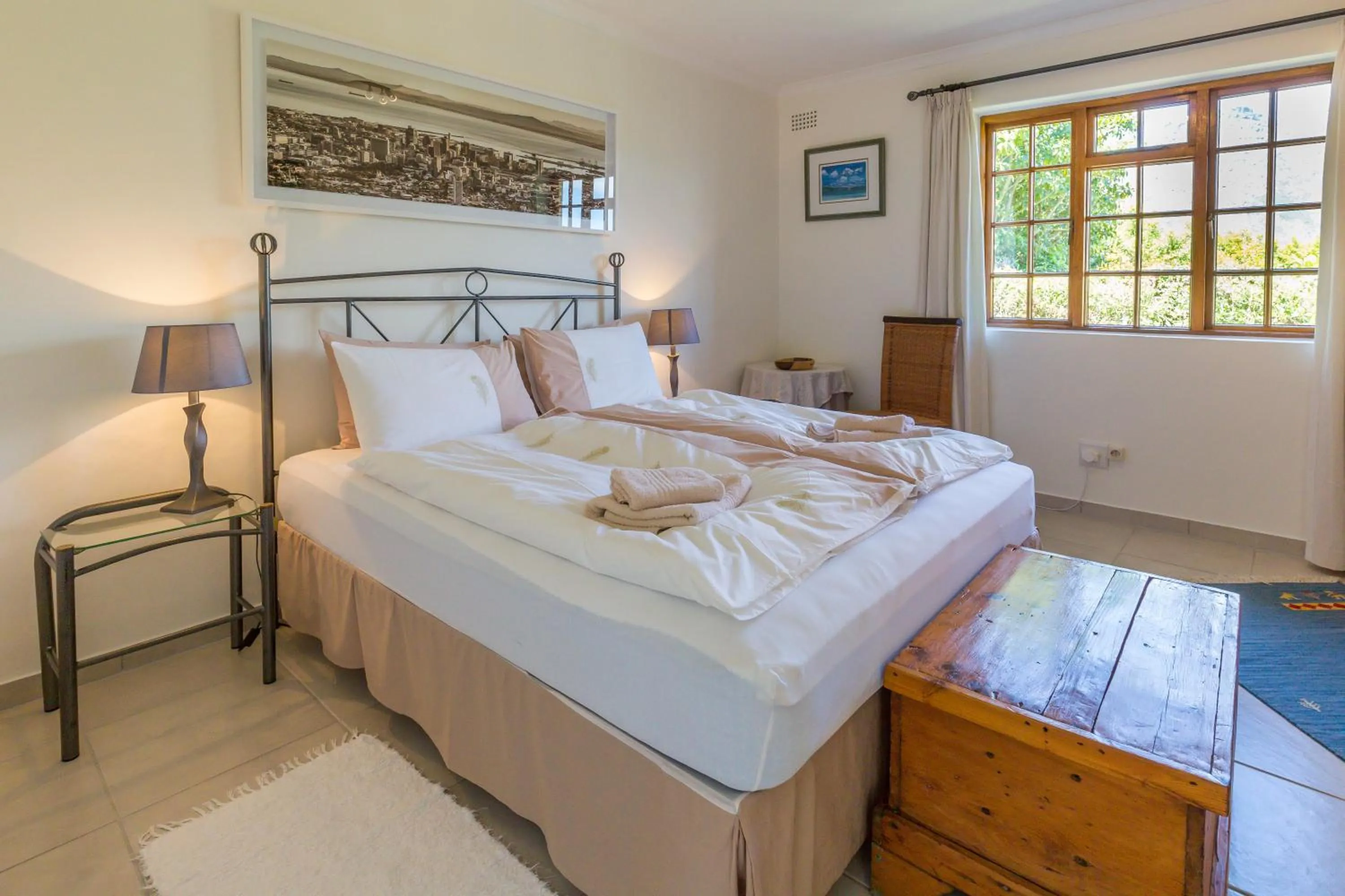 Bed in Hout Bay Lodge