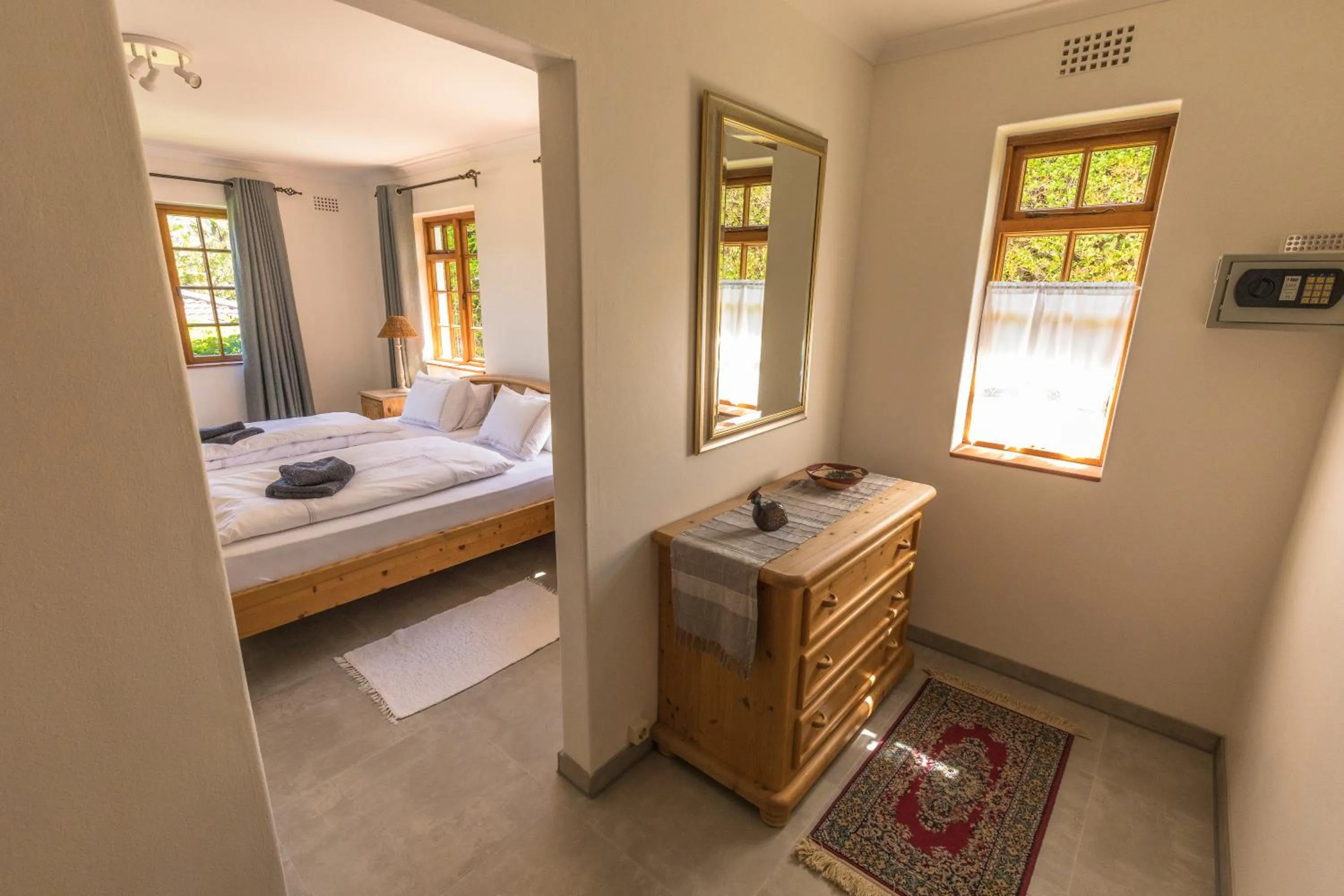 Bedroom, Bed in Hout Bay Lodge