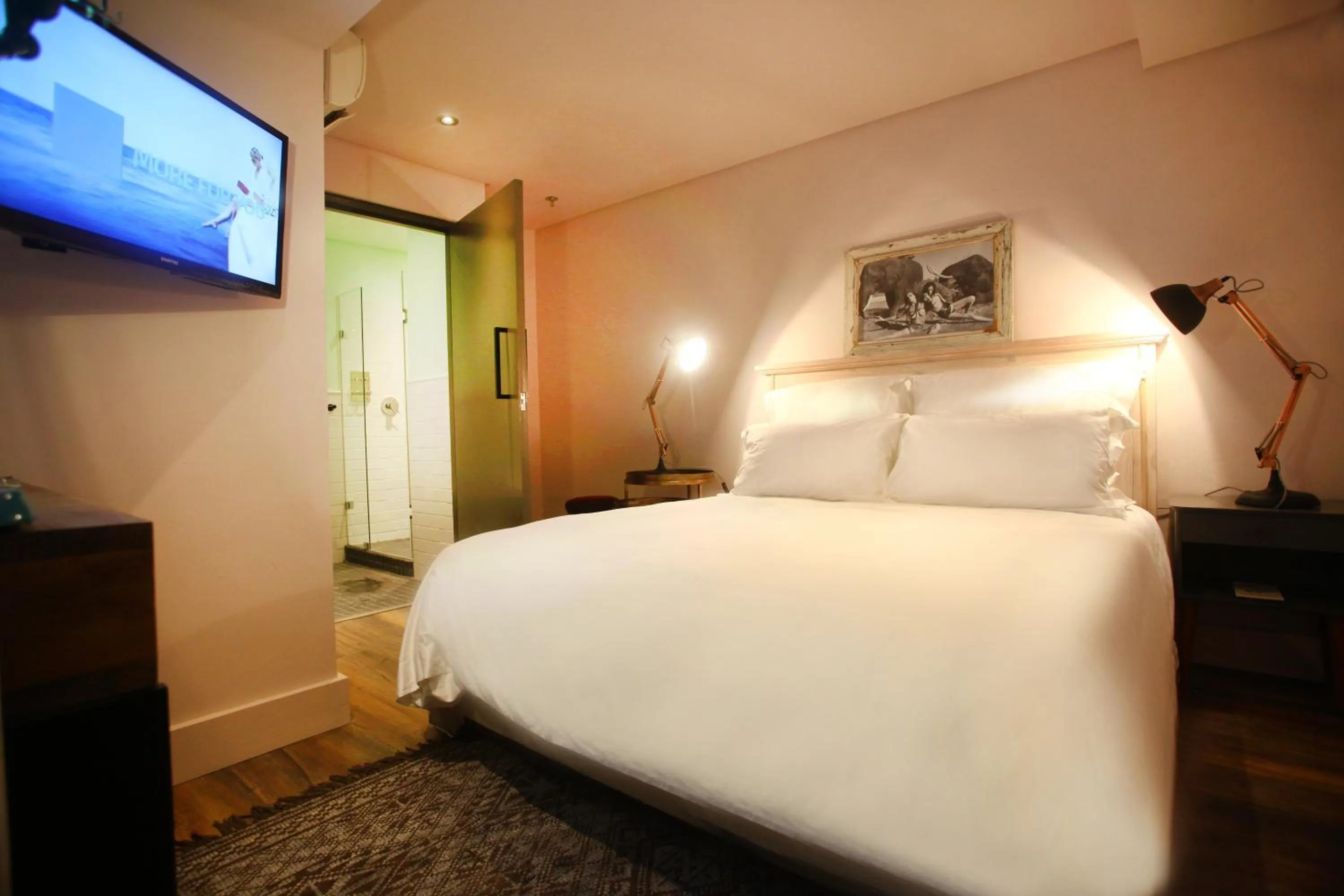 Bedroom, Bed in The Grey Hotel