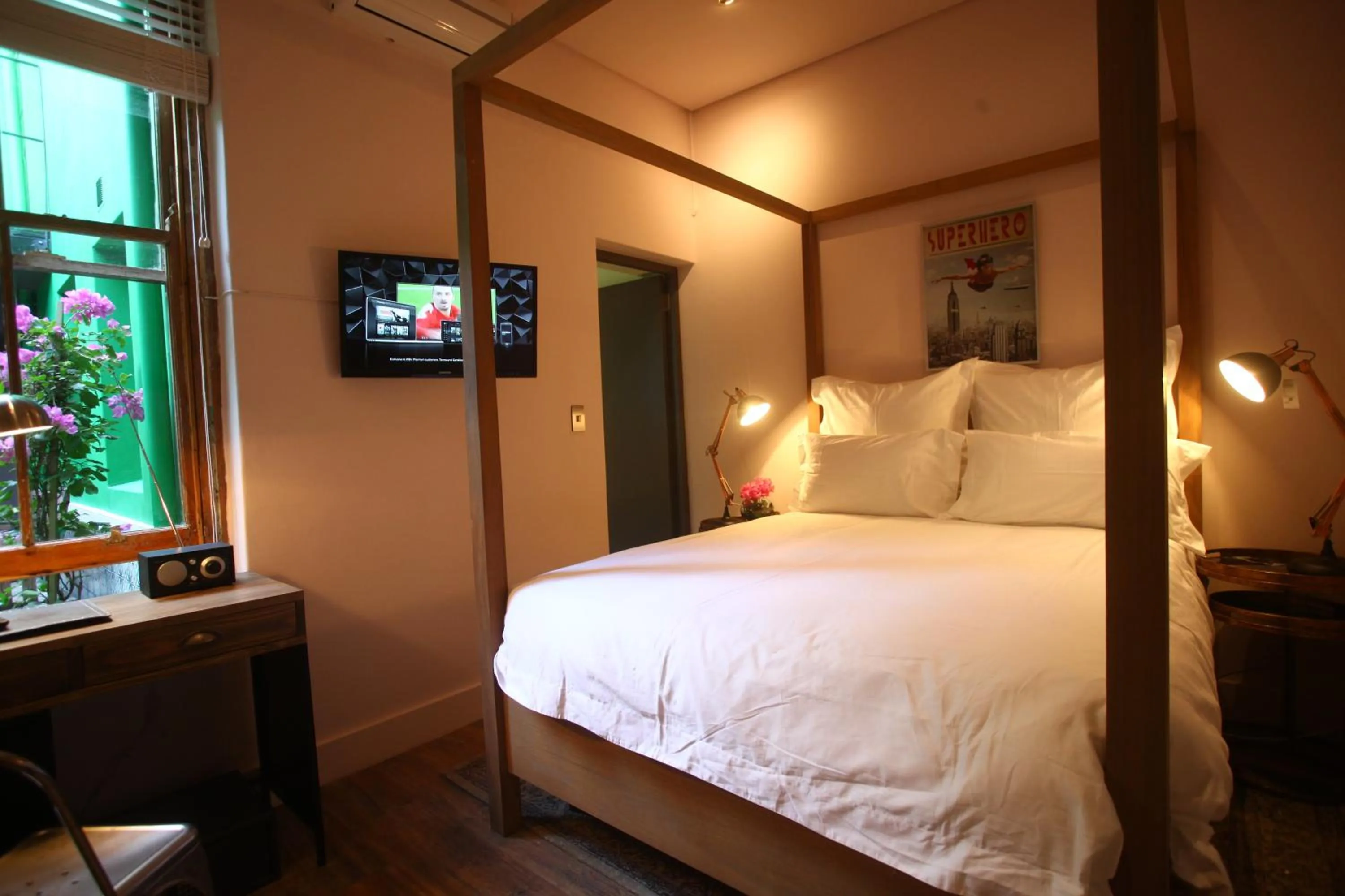 Living room, Bed in The Grey Hotel