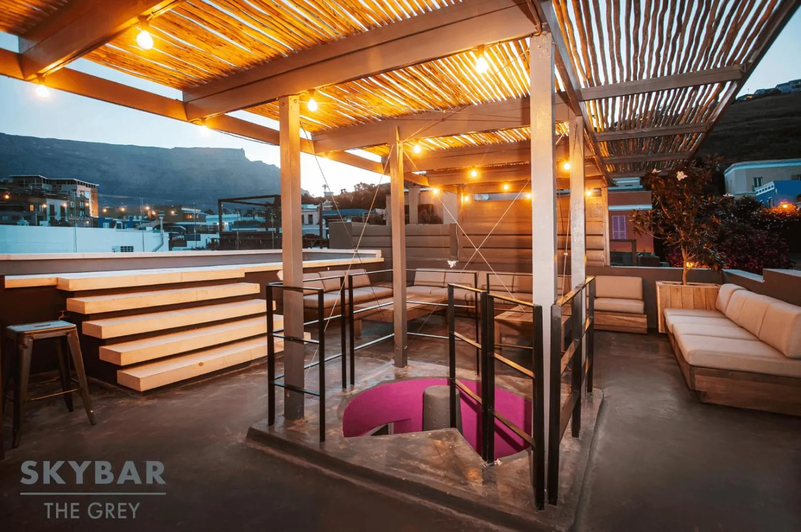 Restaurant/places to eat in The Grey Hotel