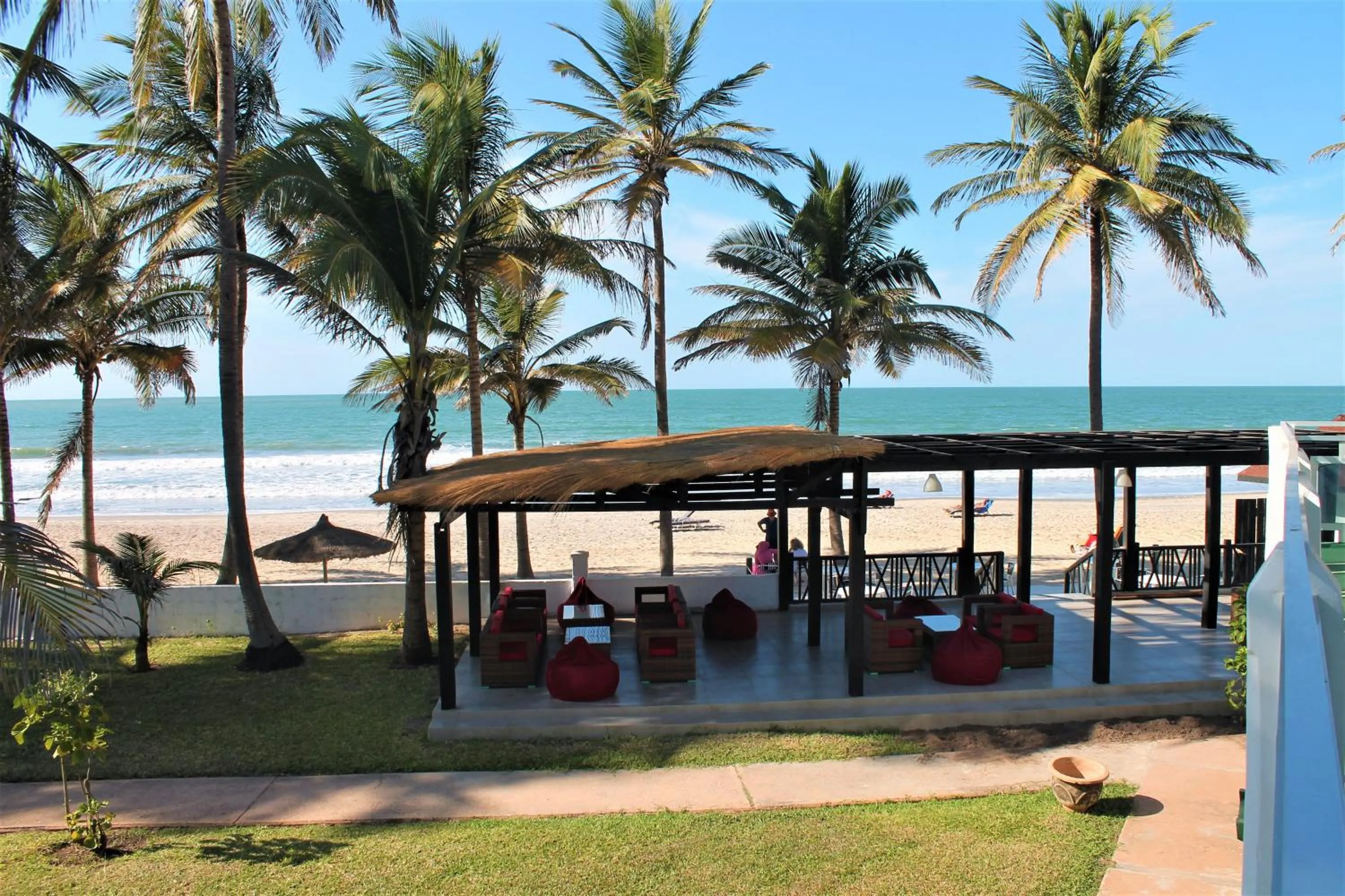 Restaurant/places to eat in Bungalow Beach Hotel