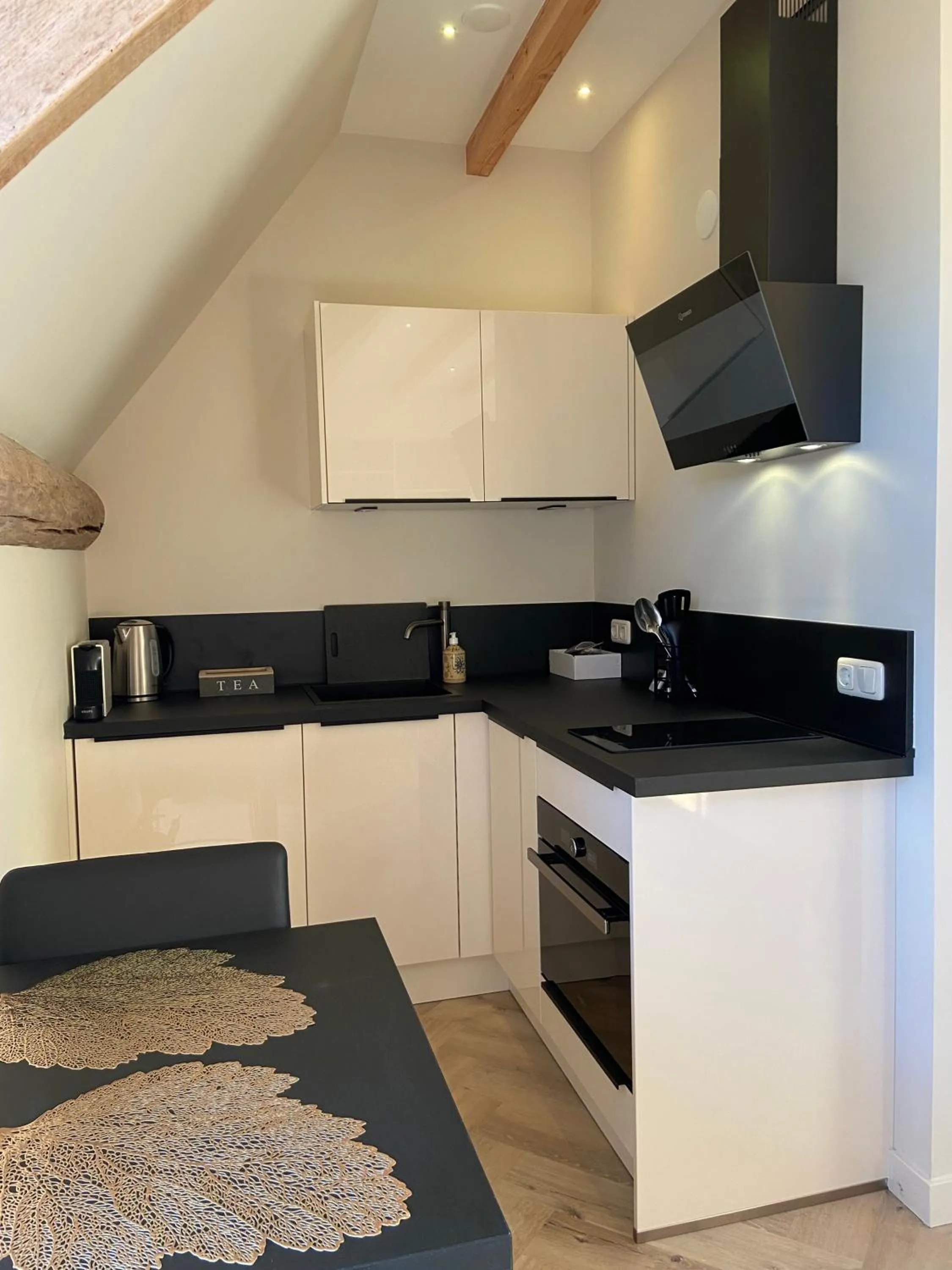 Kitchen or kitchenette in B&B Idylle aan Zee incl 2 Wellnessstudios