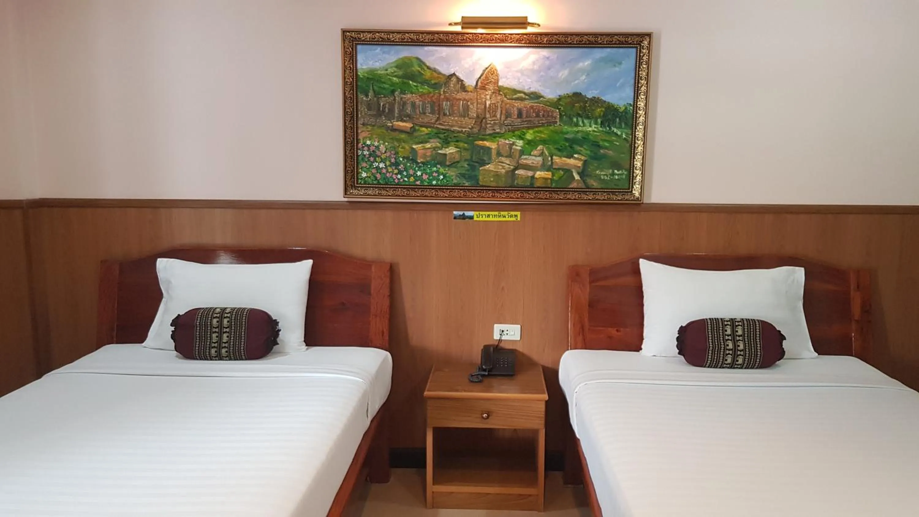 Bed in Phadaeng Hotel