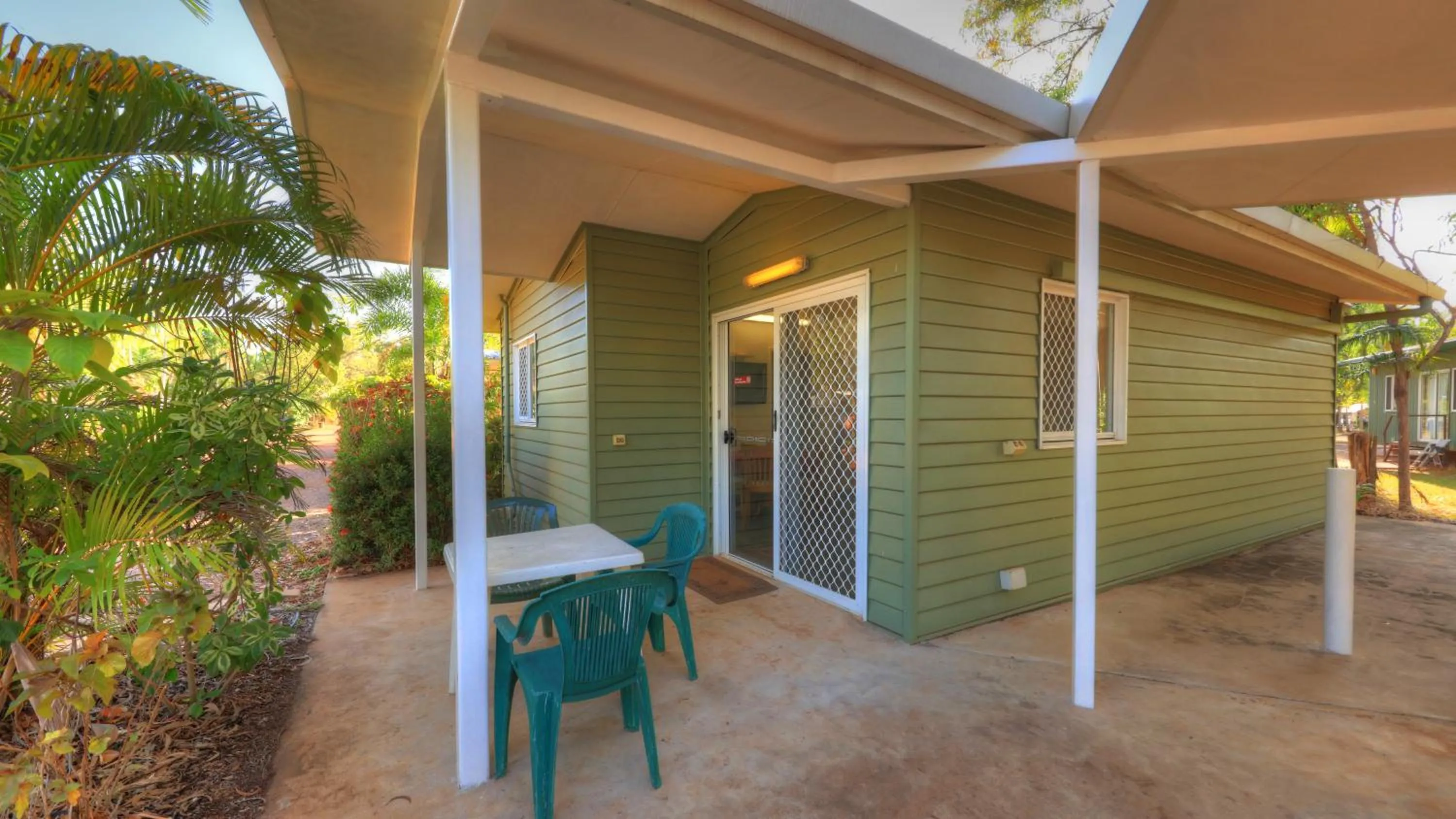 Photo of the whole room in Batchelor Holiday Park