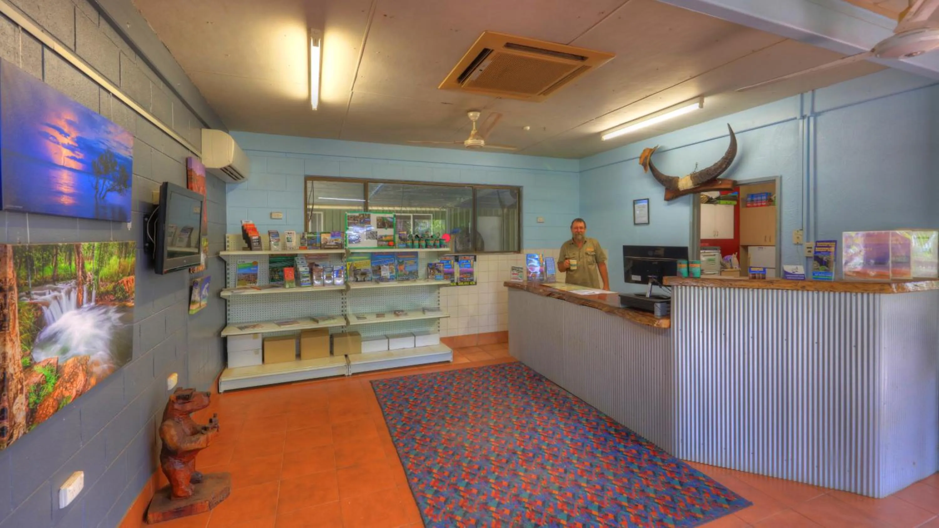 Property building in Batchelor Holiday Park