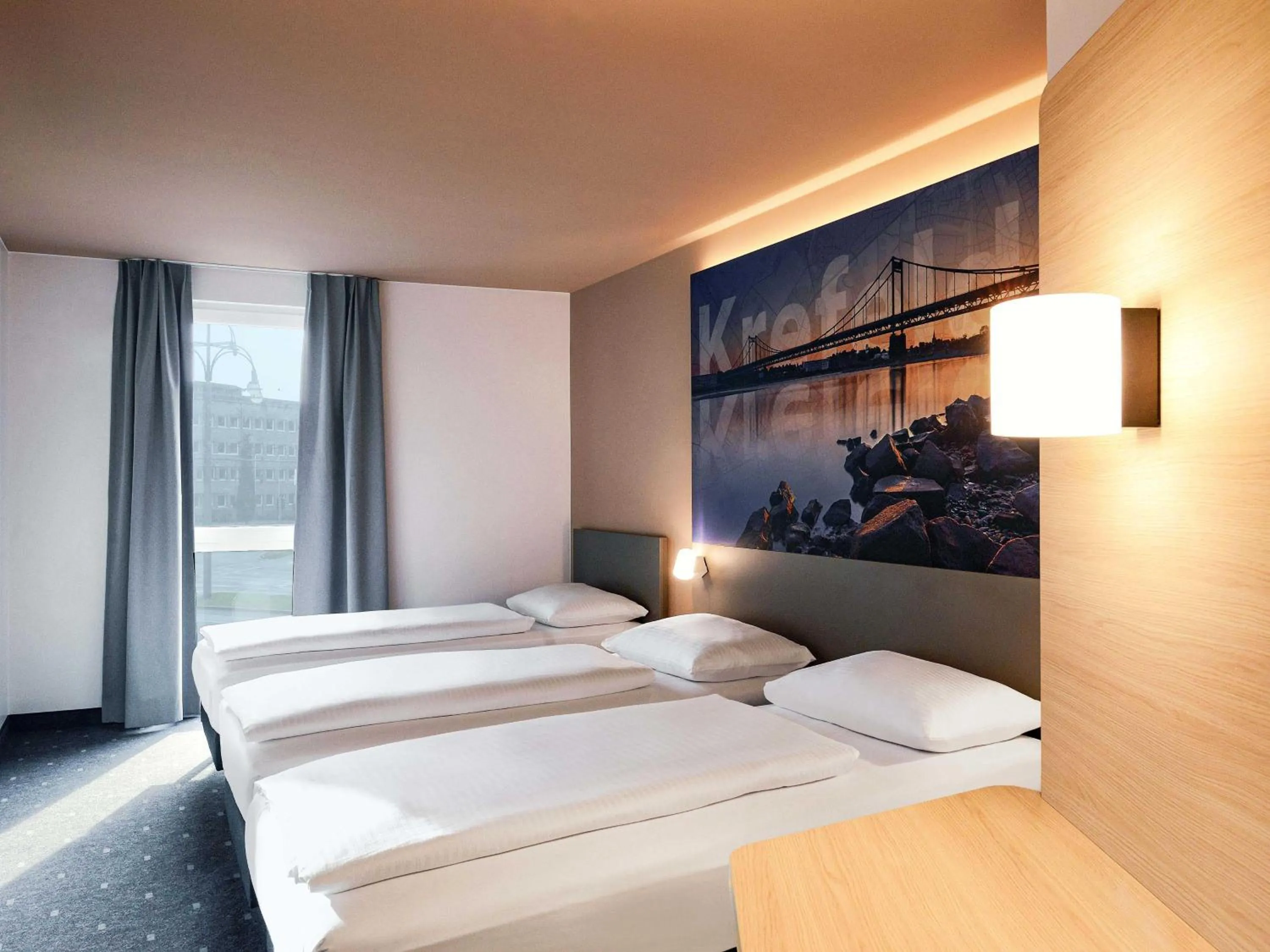 Photo of the whole room, Bed in B&B Hotel Krefeld-City