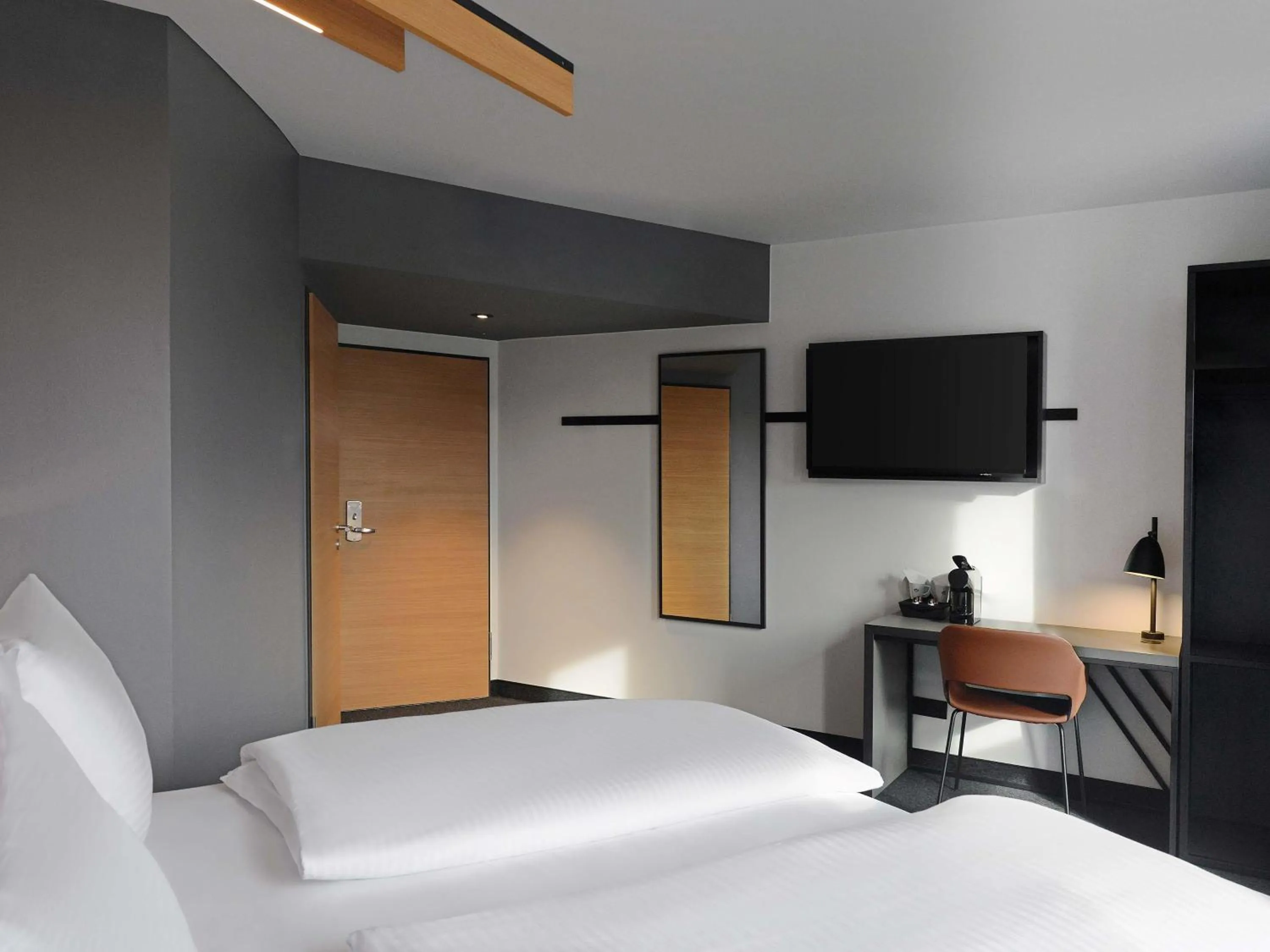 Photo of the whole room, Bed in B&B Hotel Krefeld-City