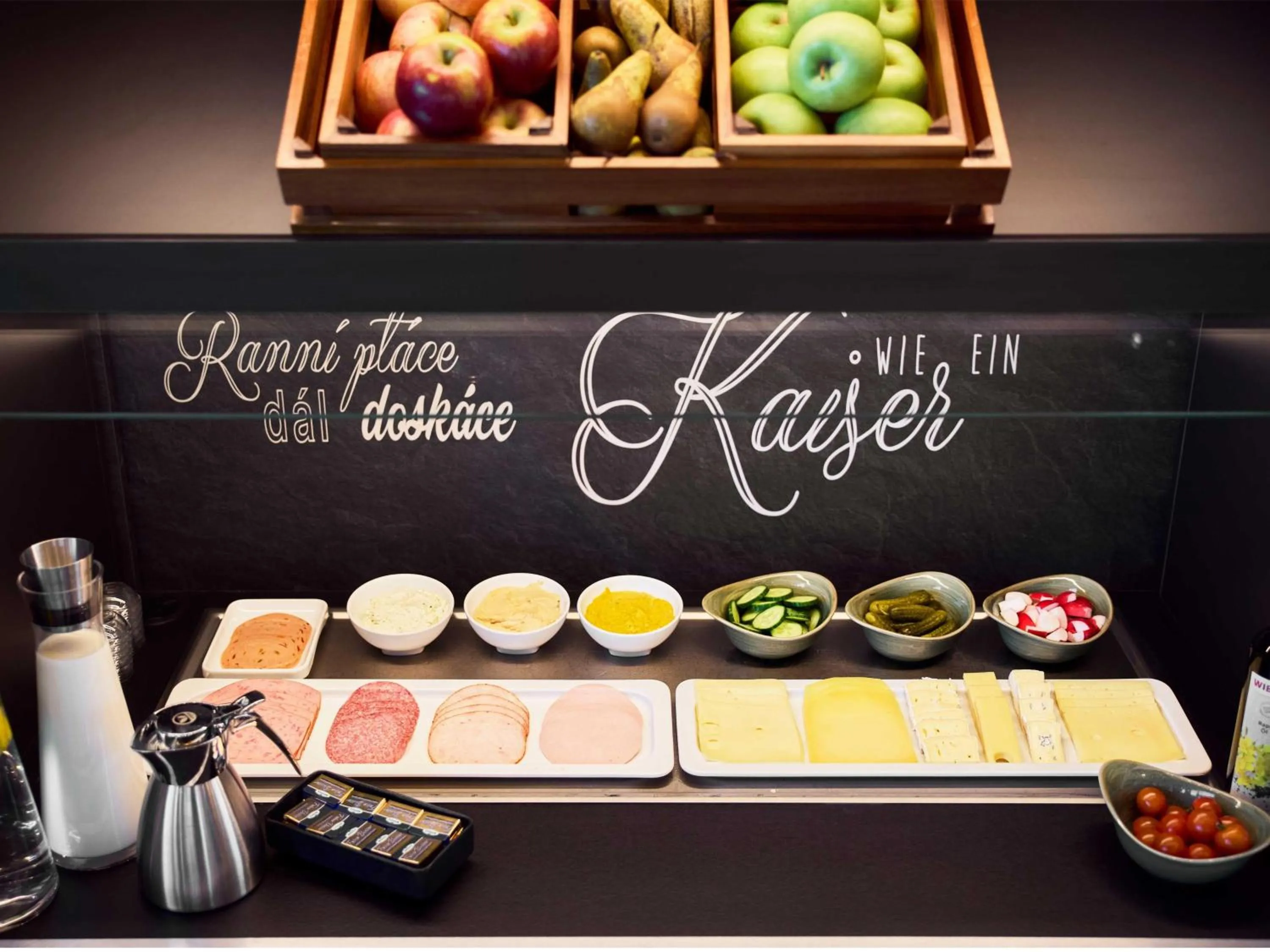 Restaurant/places to eat in B&B Hotel Krefeld-City