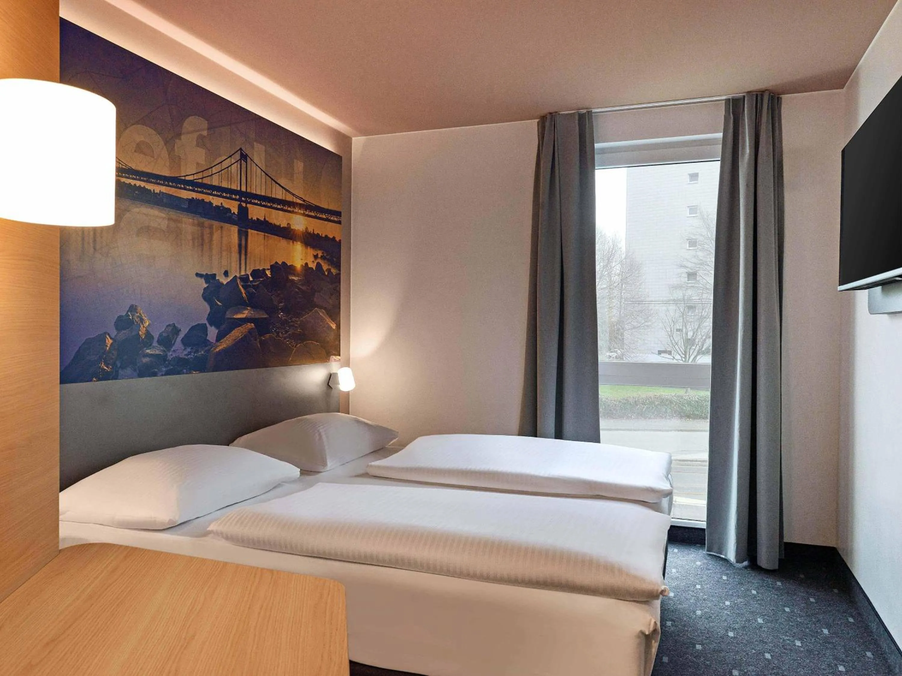 Photo of the whole room, Bed in B&B Hotel Krefeld-City