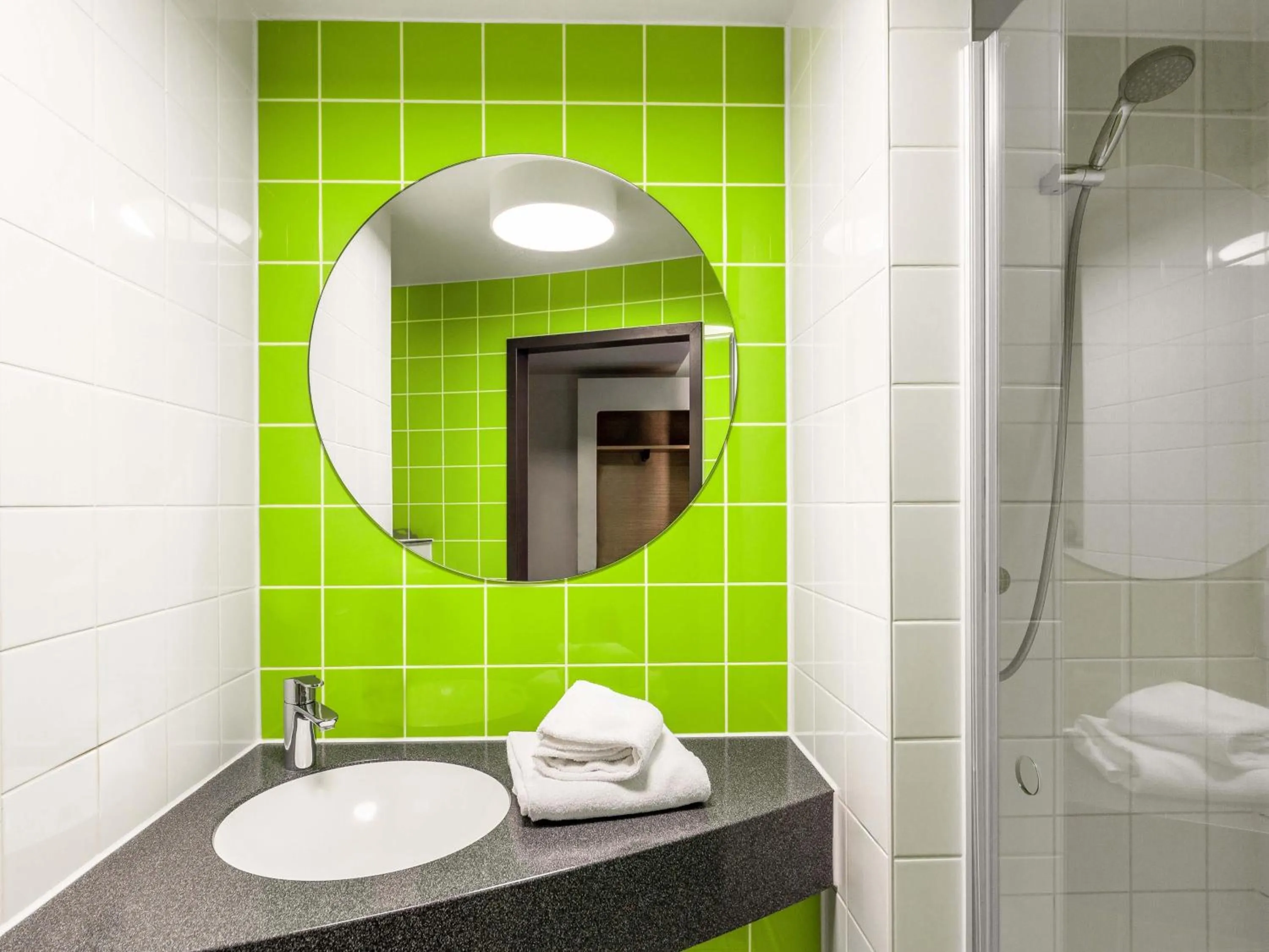 Bathroom in B&B Hotel Krefeld-City