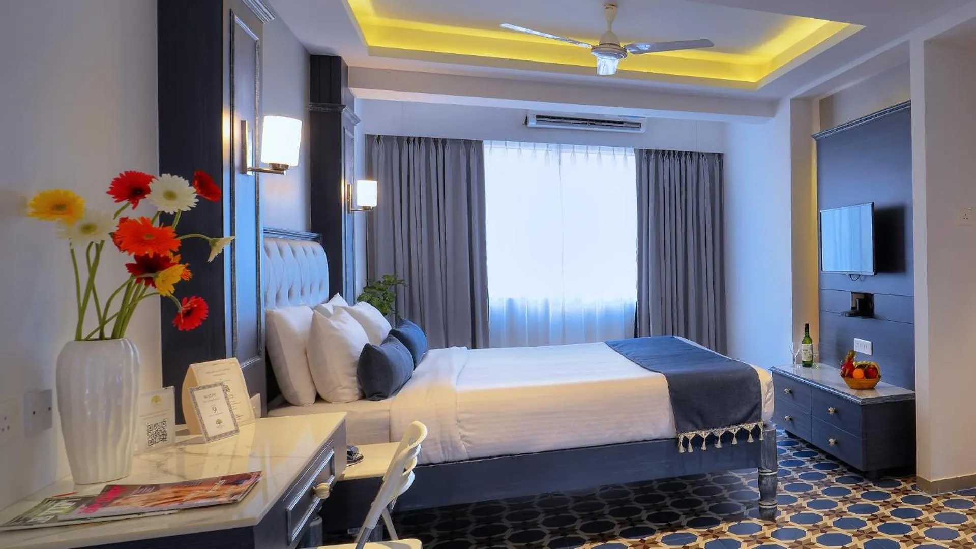 Bed in TreeHouse Nova