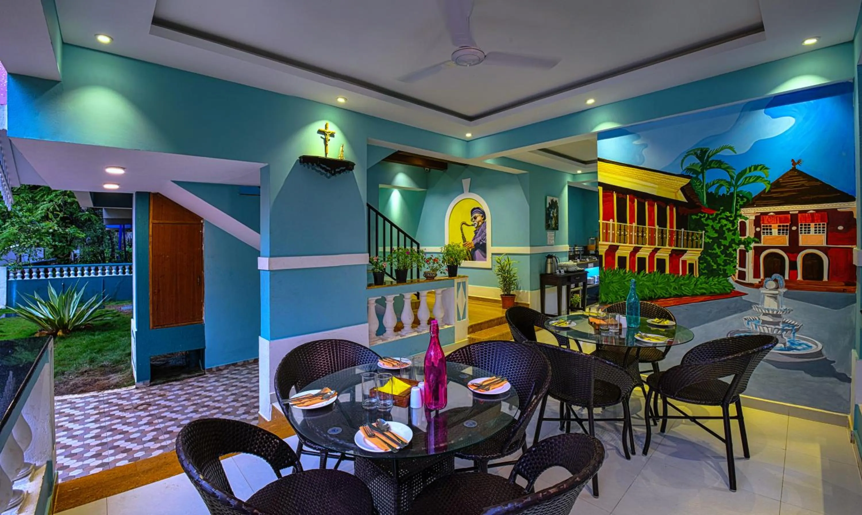 Restaurant/places to eat in TreeHouse Nova