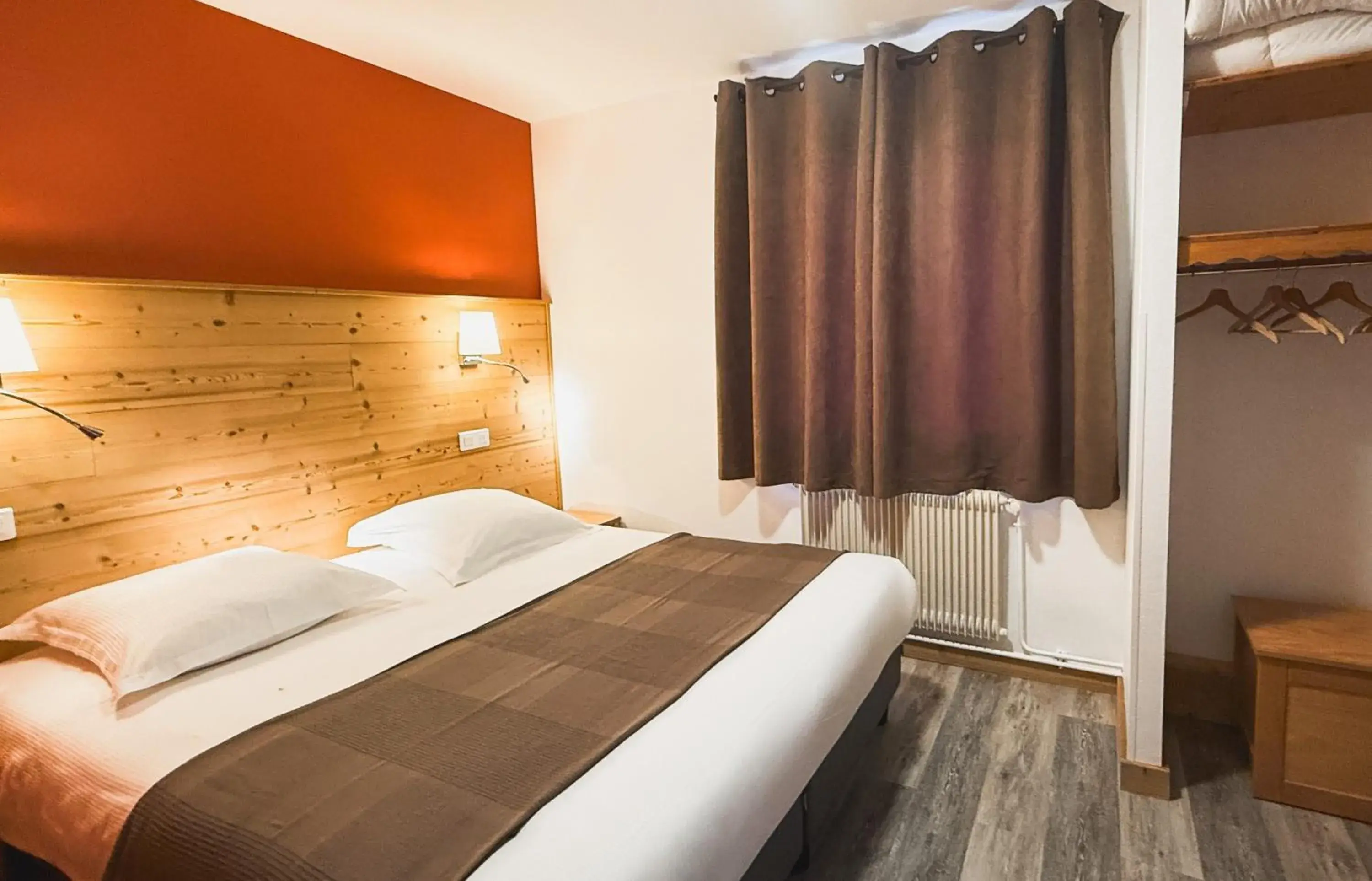 Quadruple Room with Mountain View in Le Relais Nordique Quadruple Room with Mountain View in Le Relais Nordique