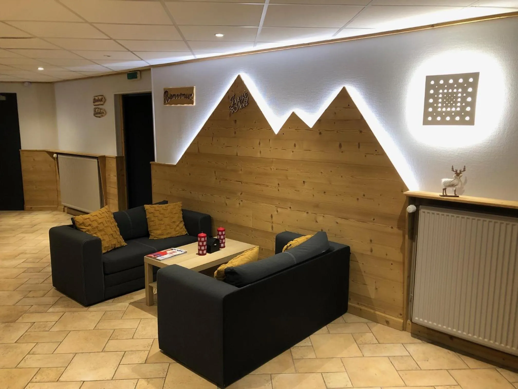 Seating area in Le Relais Nordique