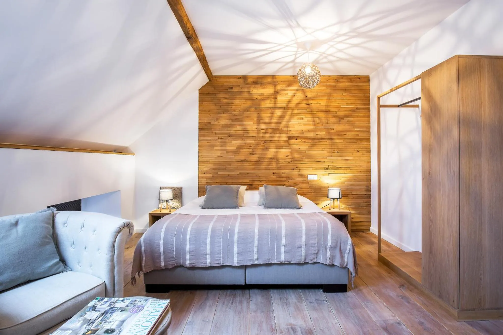 Photo of the whole room, Bed in Chante-Pierre