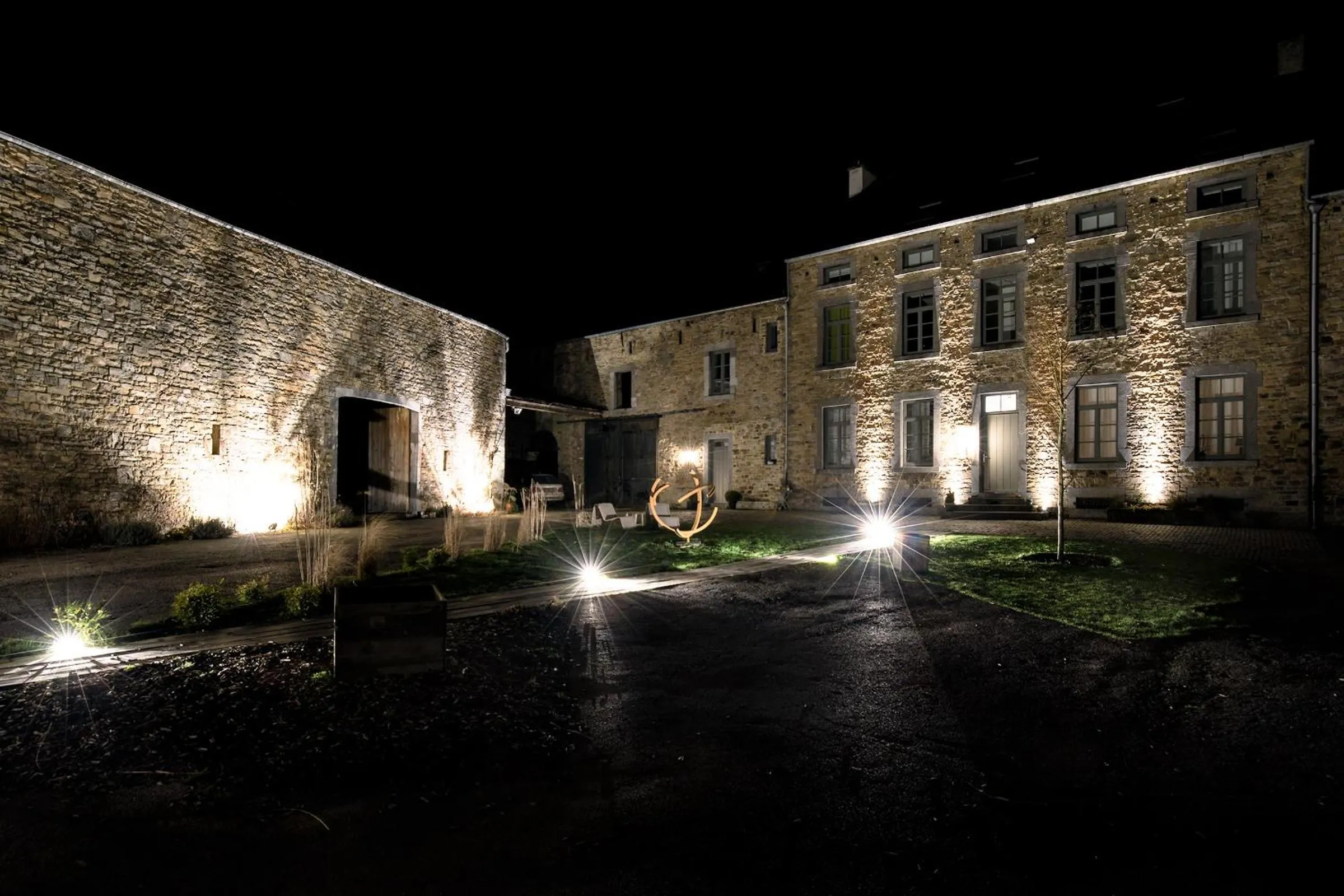 Facade/entrance in Chante-Pierre