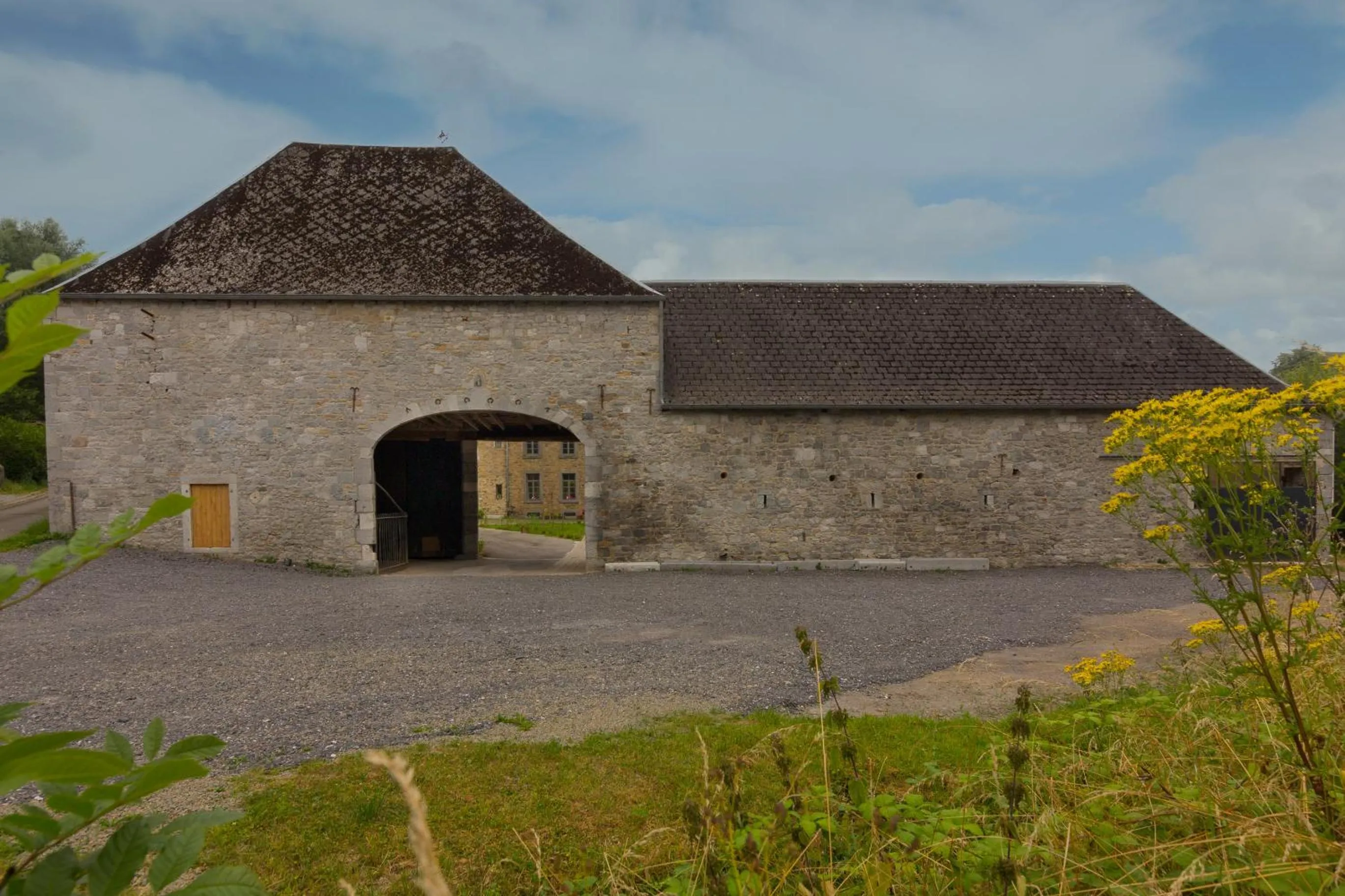 Facade/entrance in Chante-Pierre