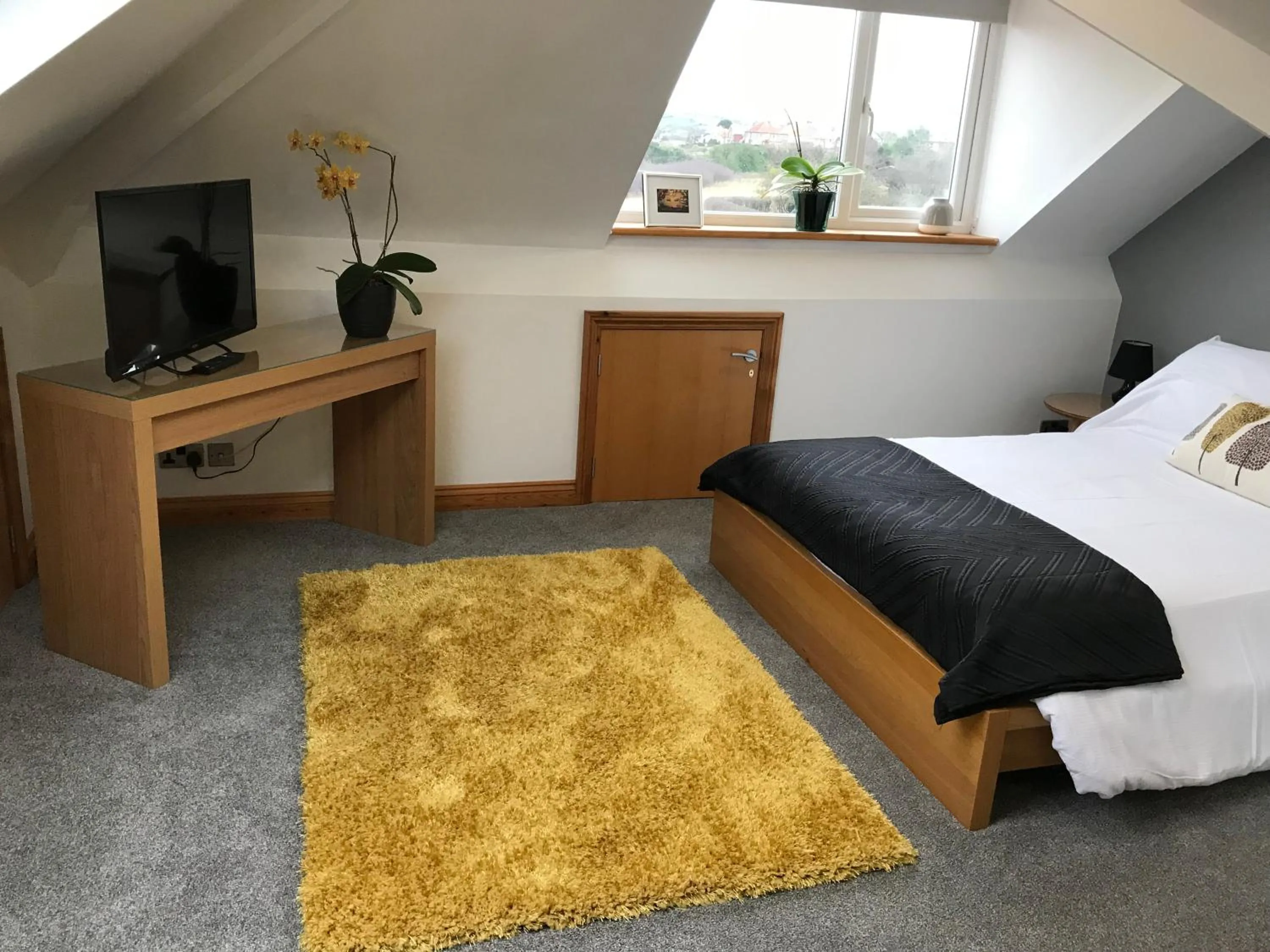 Deluxe Double Room with Shower in Mooredge - Room only
