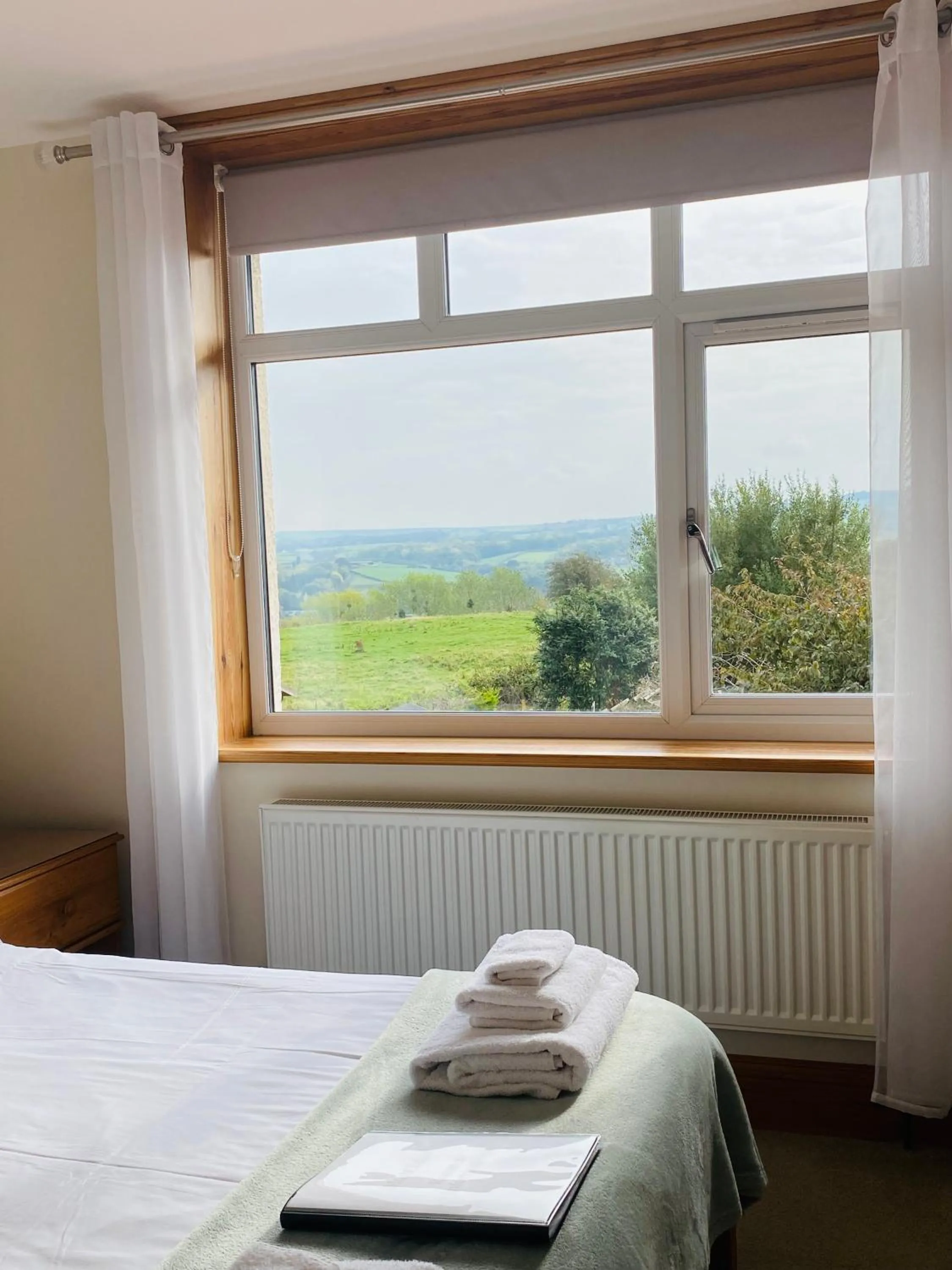 Garden view, Bed in Mooredge - Room only