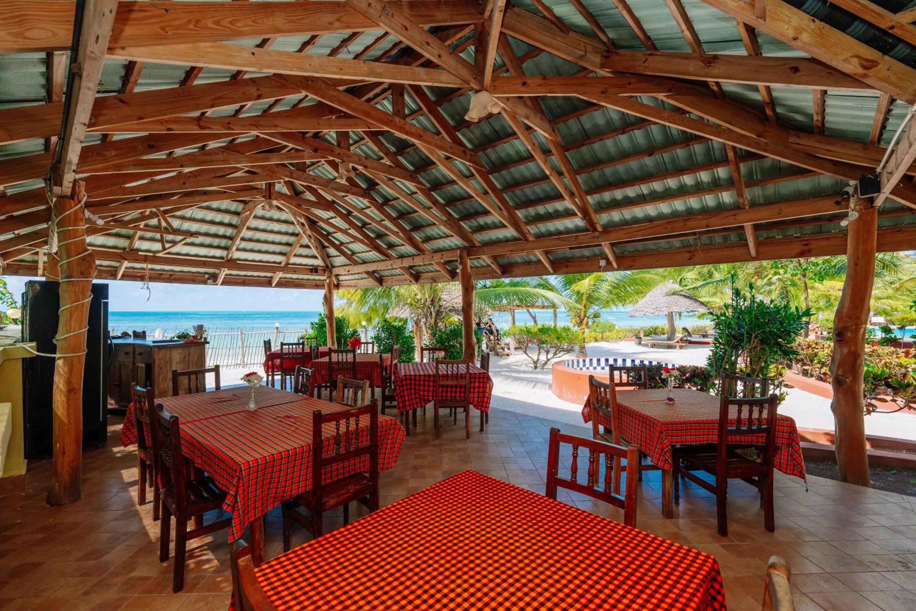 Restaurant/places to eat in Ifa Beach Resort