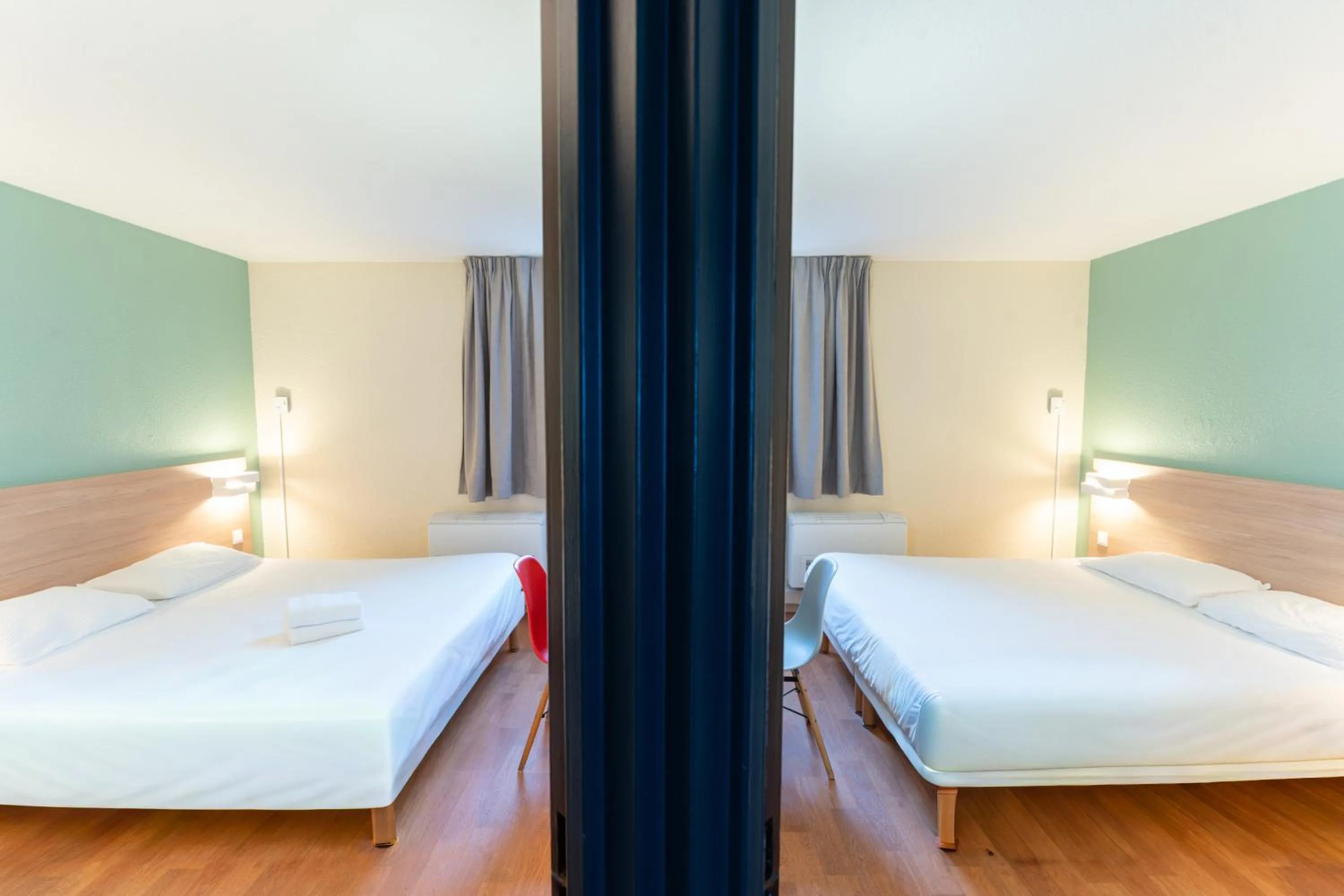 Bed in Brit Hotel Essentiel Tours Nord