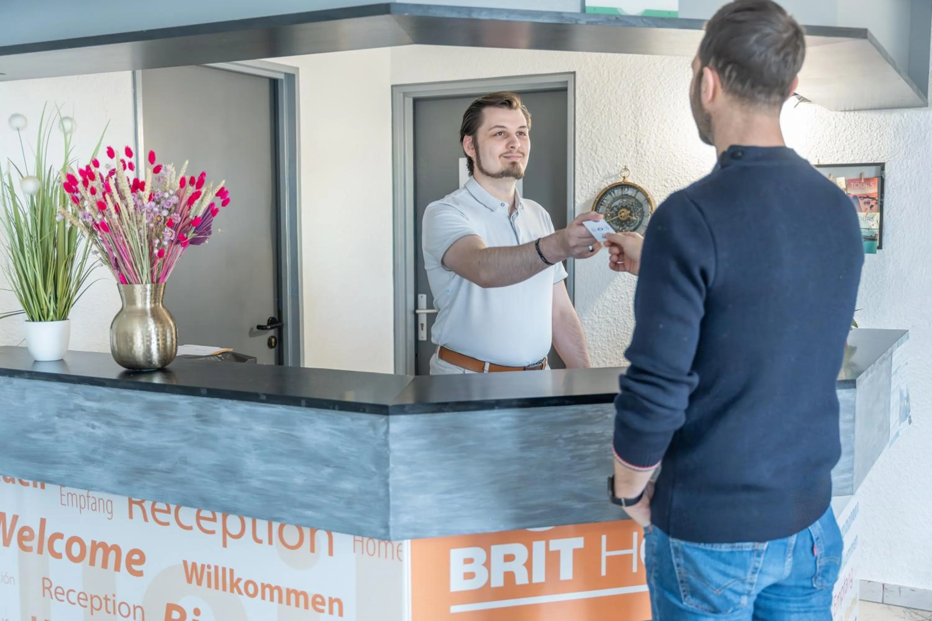 Lobby or reception in Brit Hotel Essentiel Tours Nord