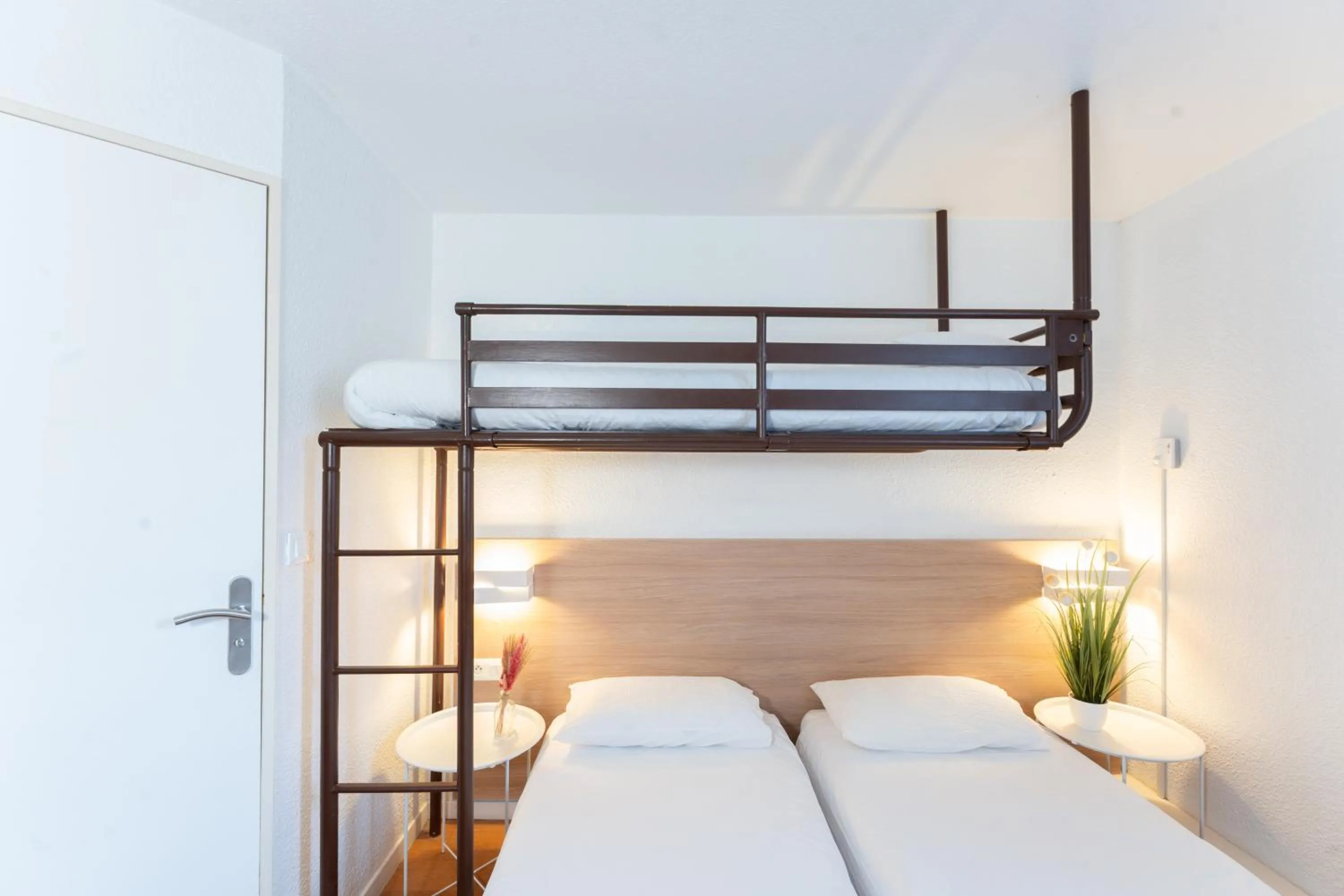 Bed in Brit Hotel Essentiel Tours Nord