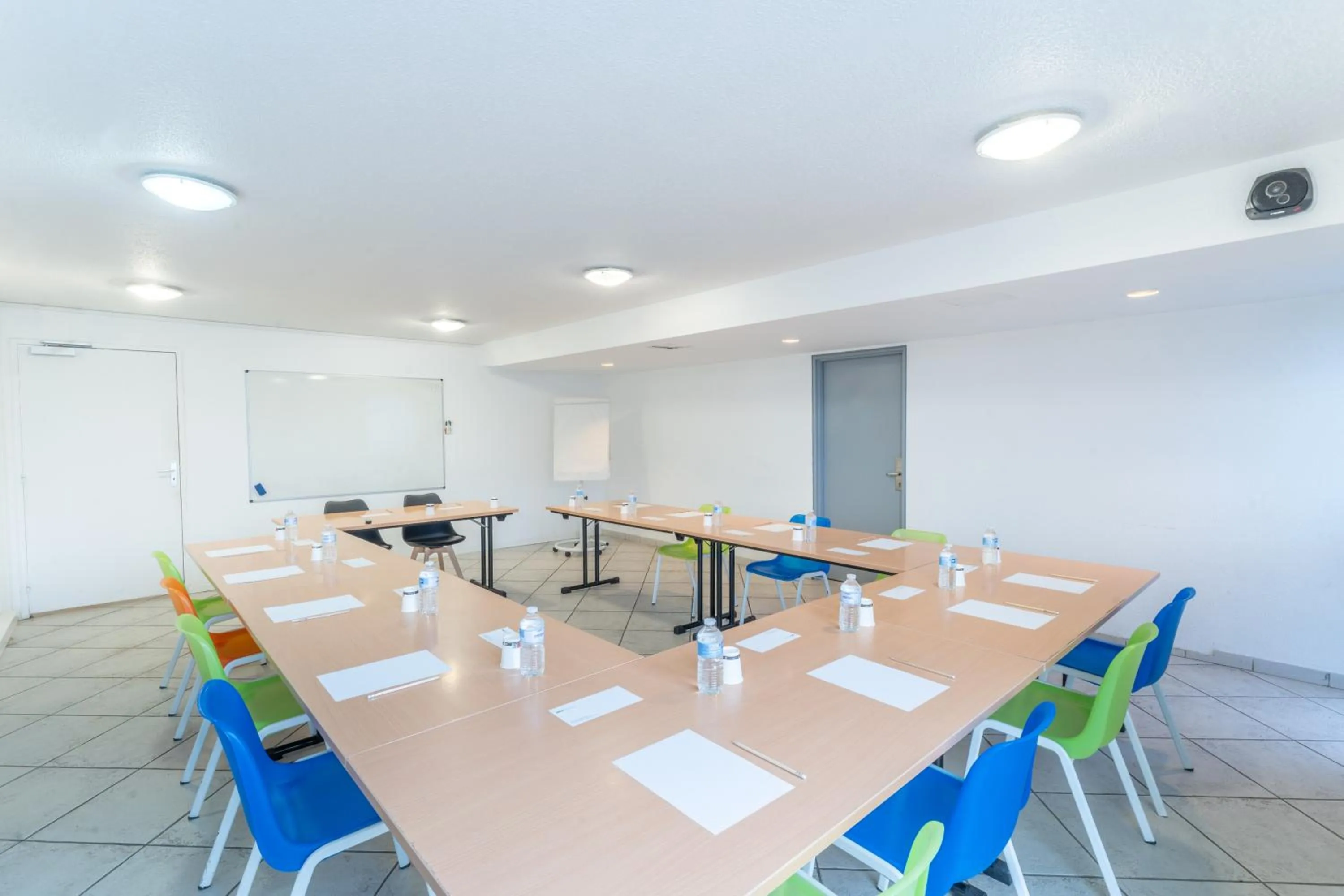 Meeting/conference room in Brit Hotel Essentiel Tours Nord