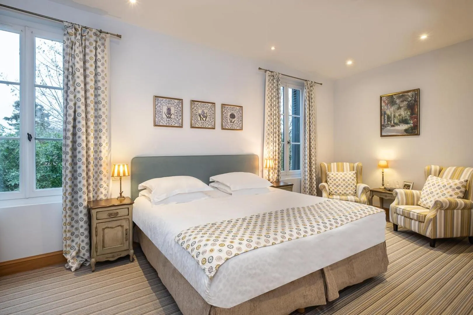 Bedroom, Bed in Auberge du Bon Laboureur Chenonceaux