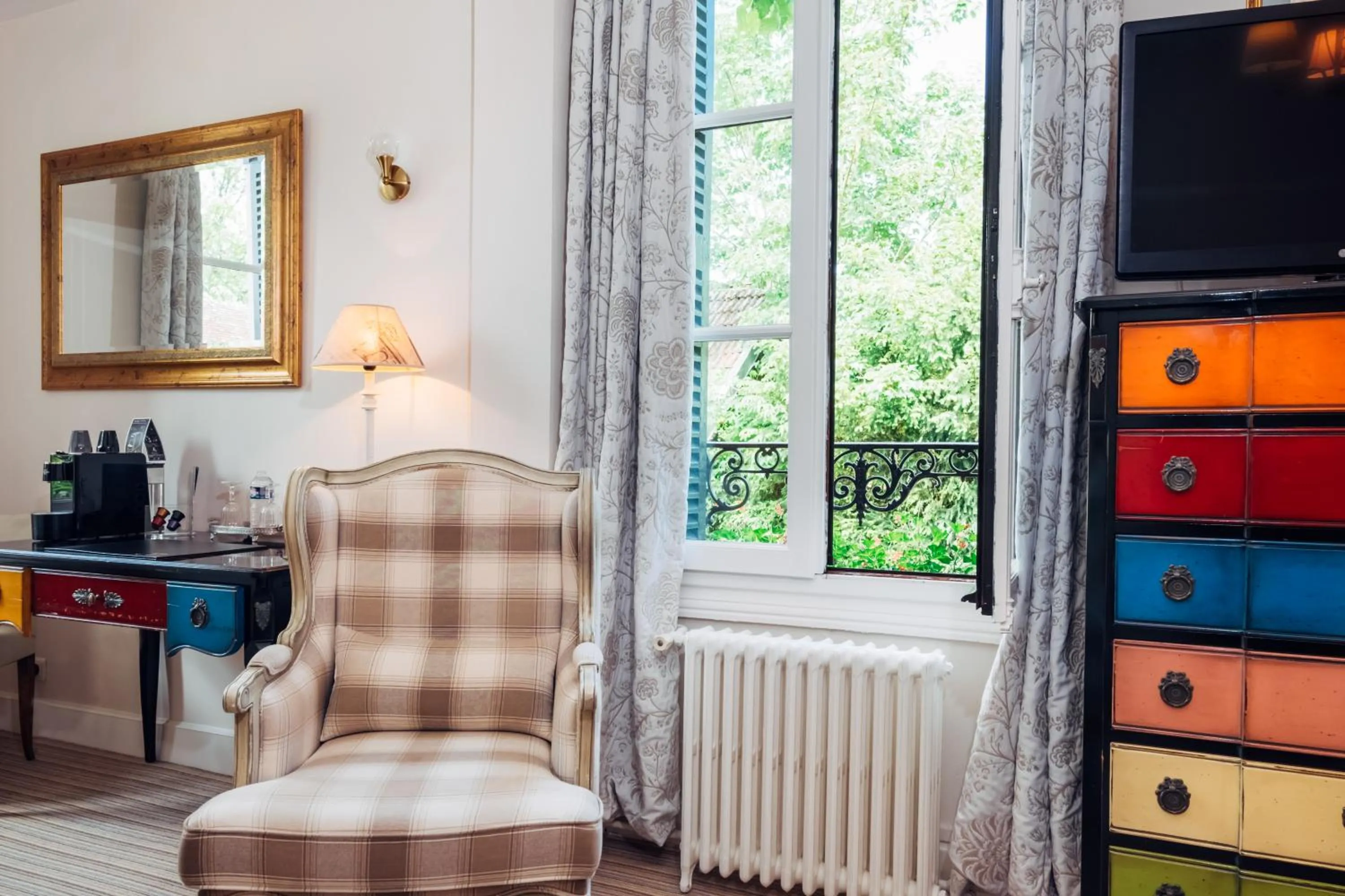 Bedroom in Auberge du Bon Laboureur Chenonceaux