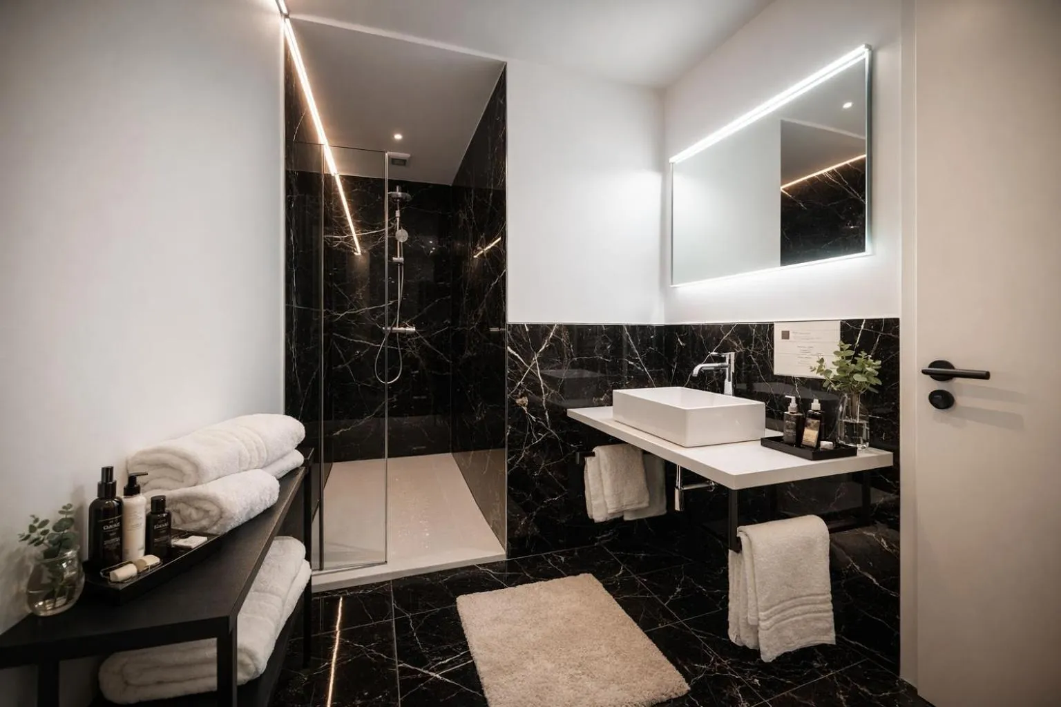 La Reine Hôtel & Restaurant