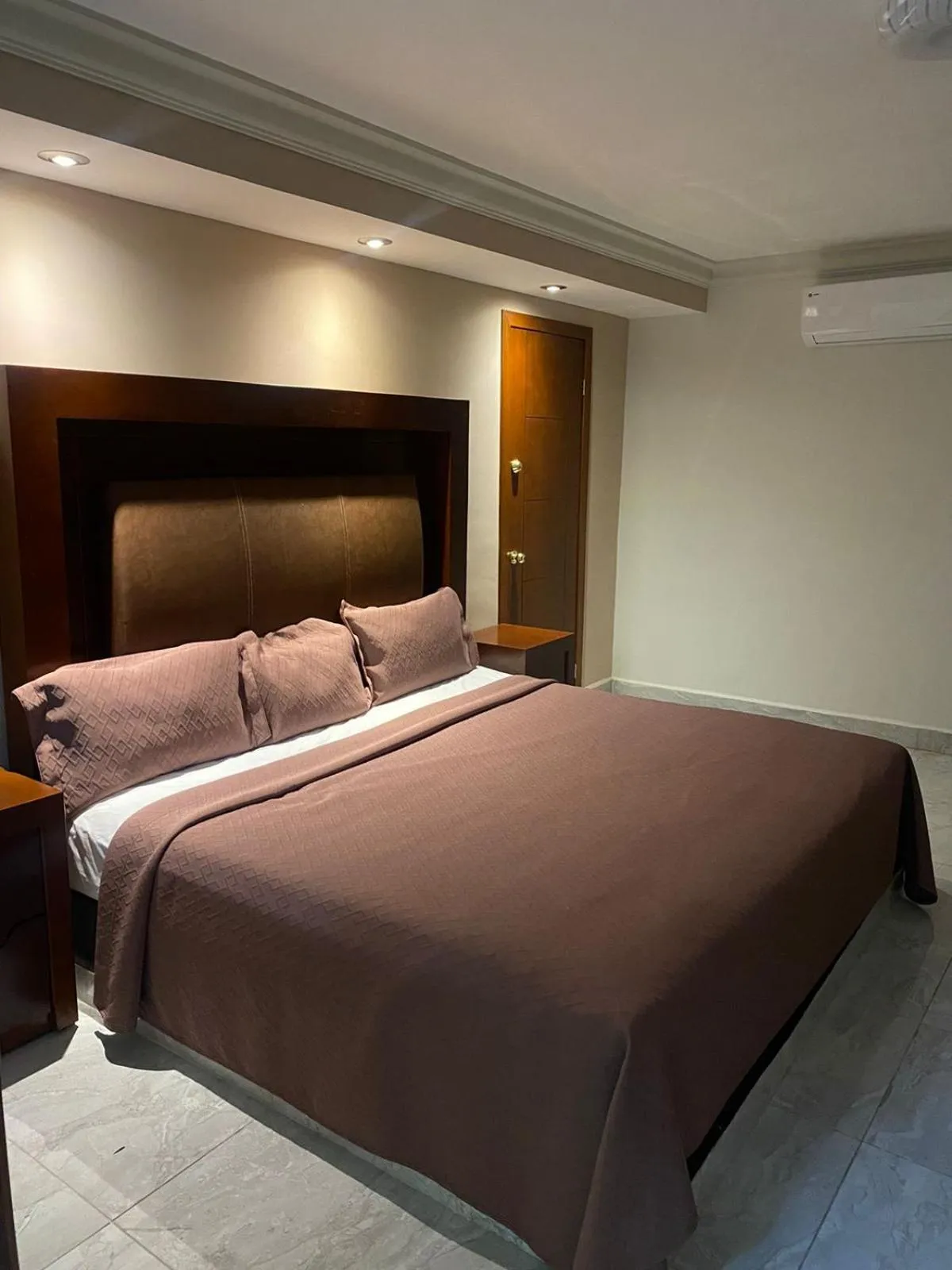 Photo of the whole room, Bed in Hotel San Ignacio Inn