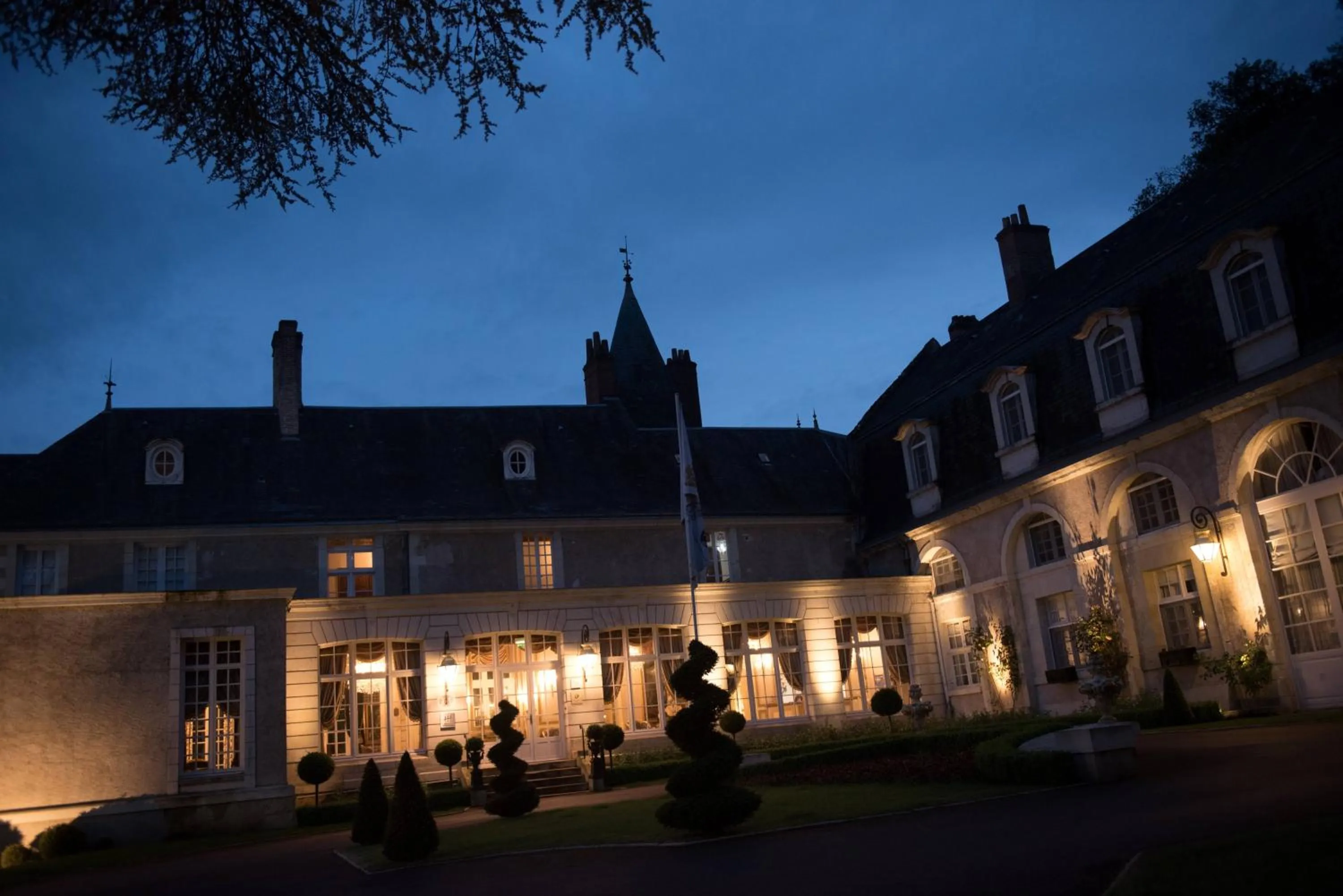 Property building in Château De Beauvois - La Maison Younan