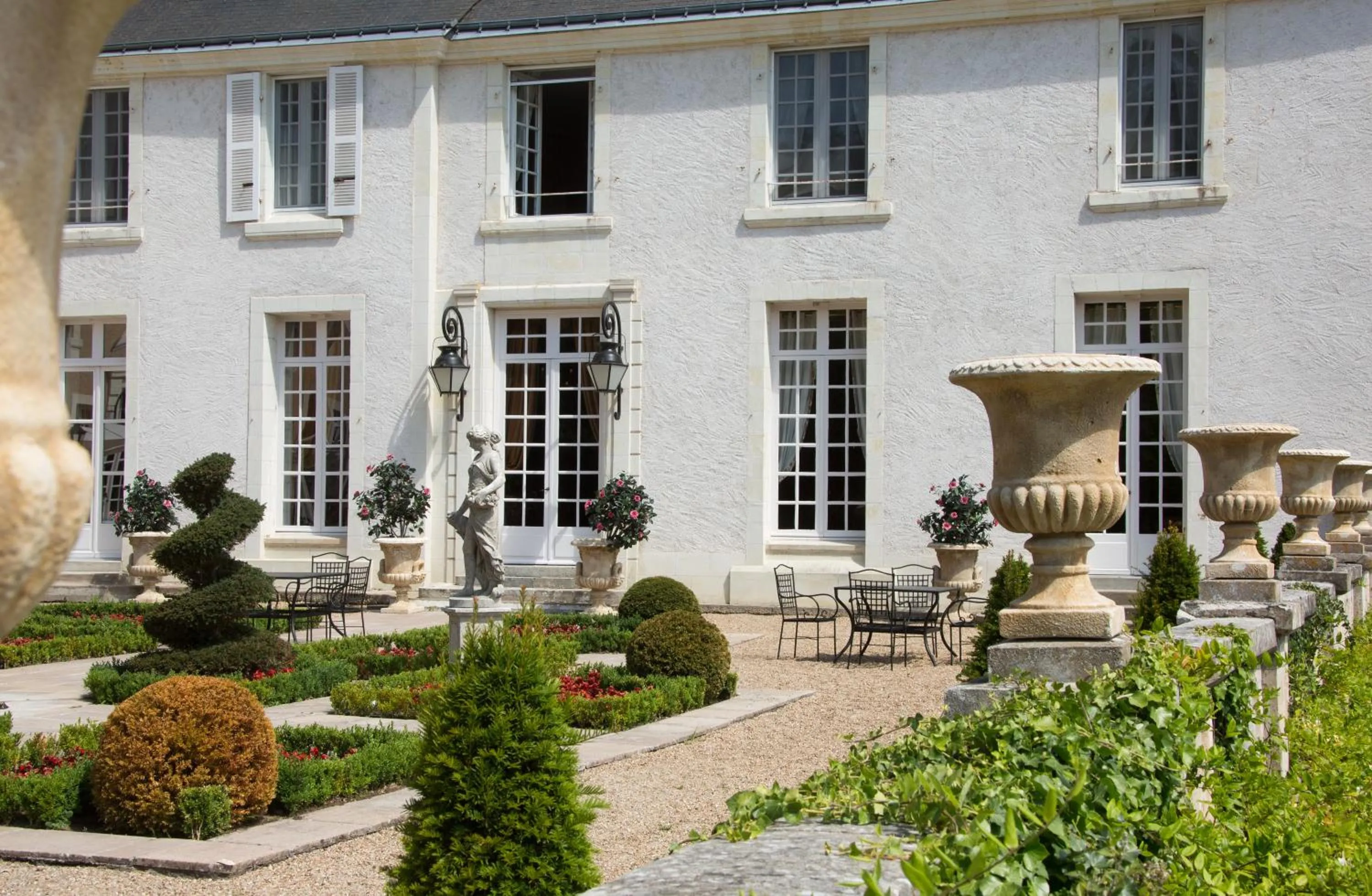 Balcony/Terrace in Château De Beauvois - La Maison Younan