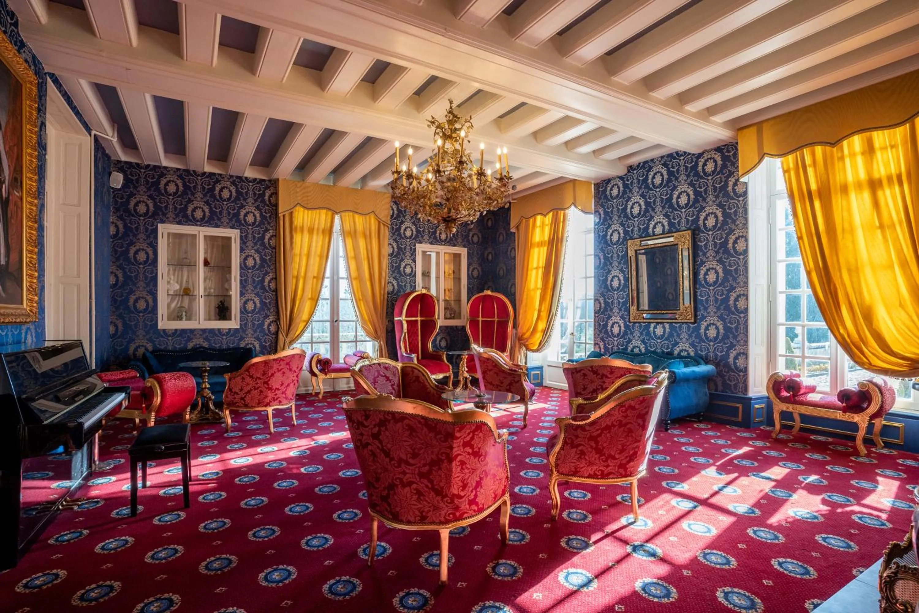 Living room in Château De Beauvois - La Maison Younan