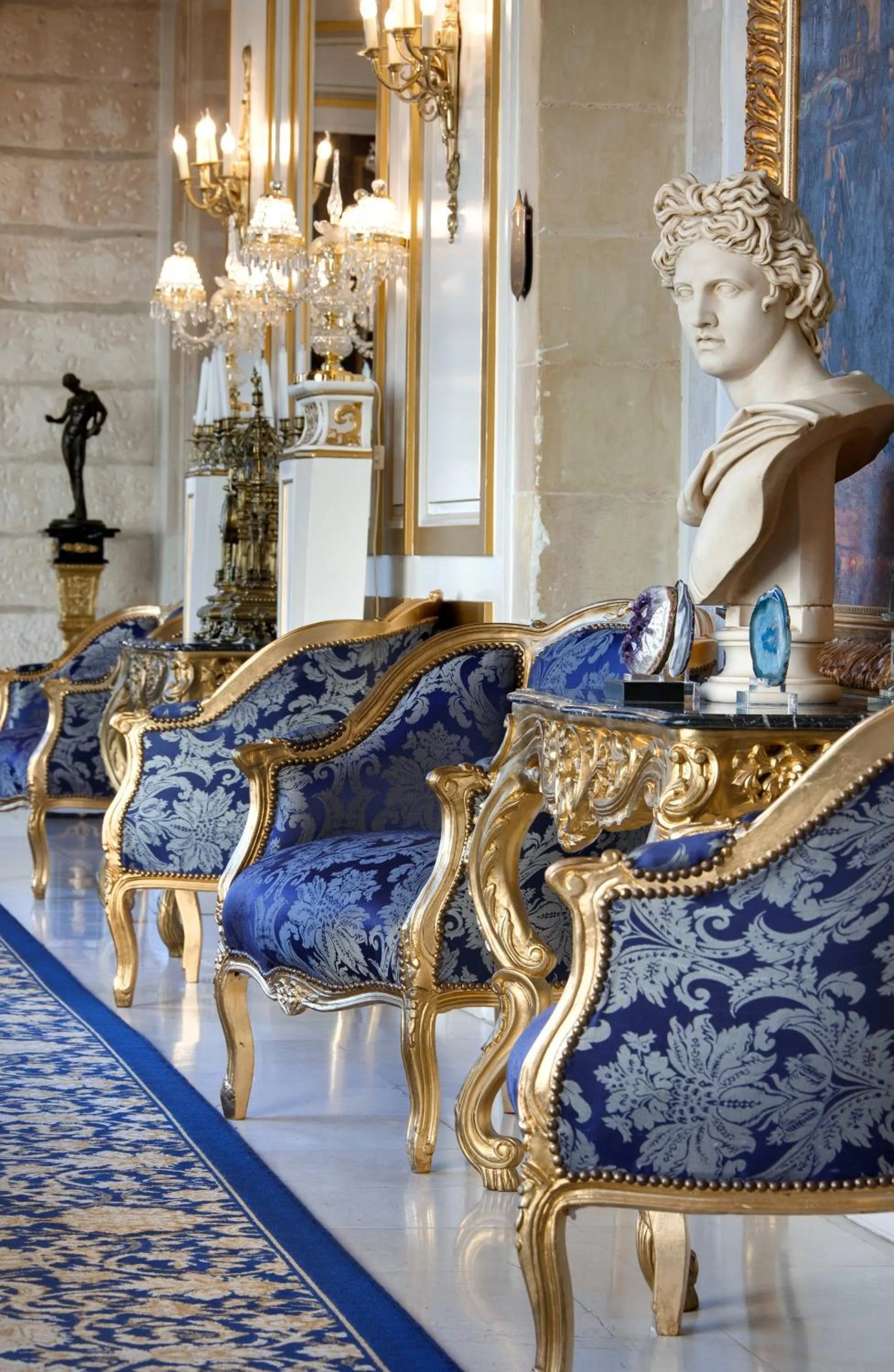 Lobby or reception in Château De Beauvois - La Maison Younan