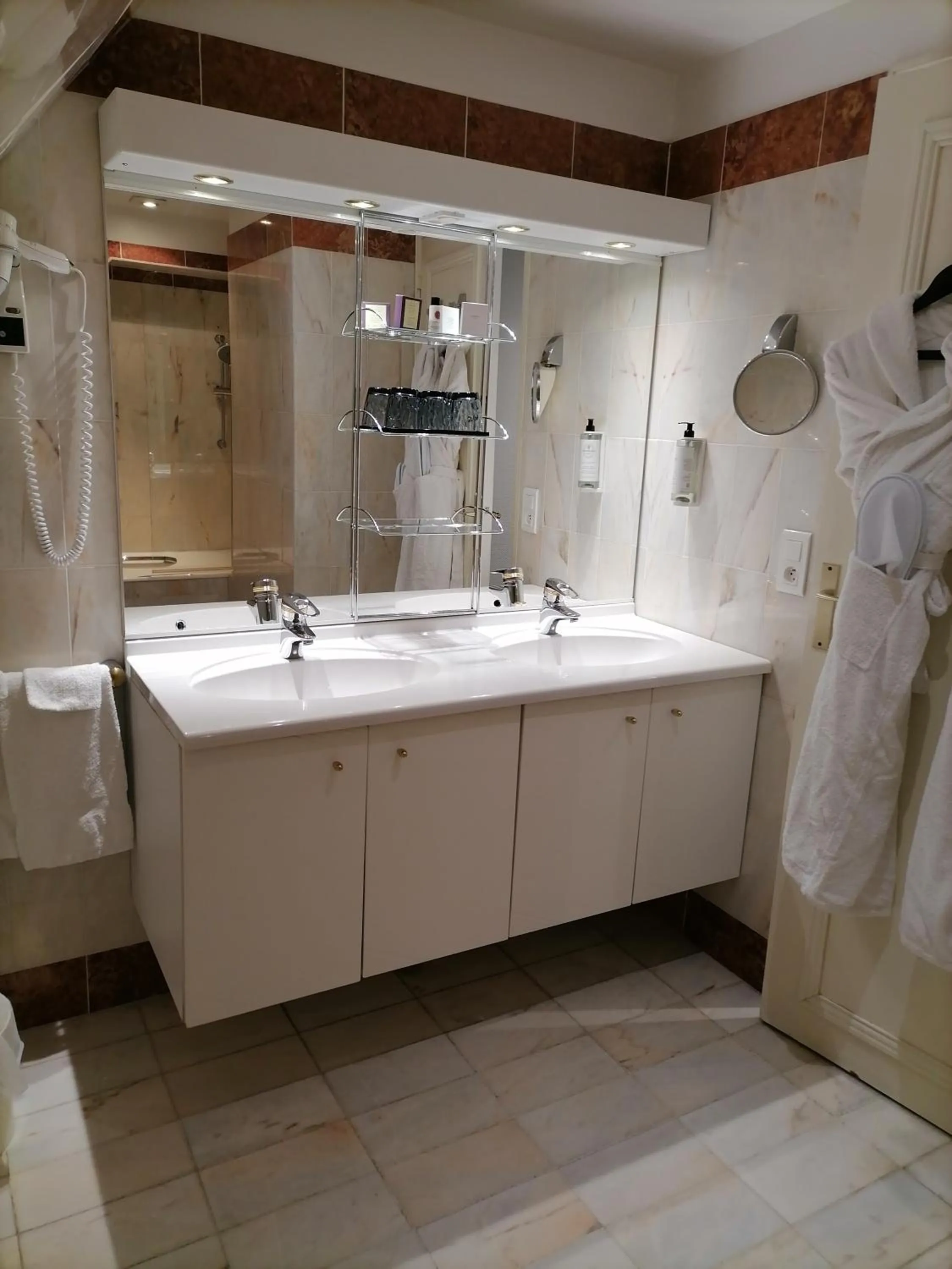 Bathroom in Château De Beauvois - La Maison Younan