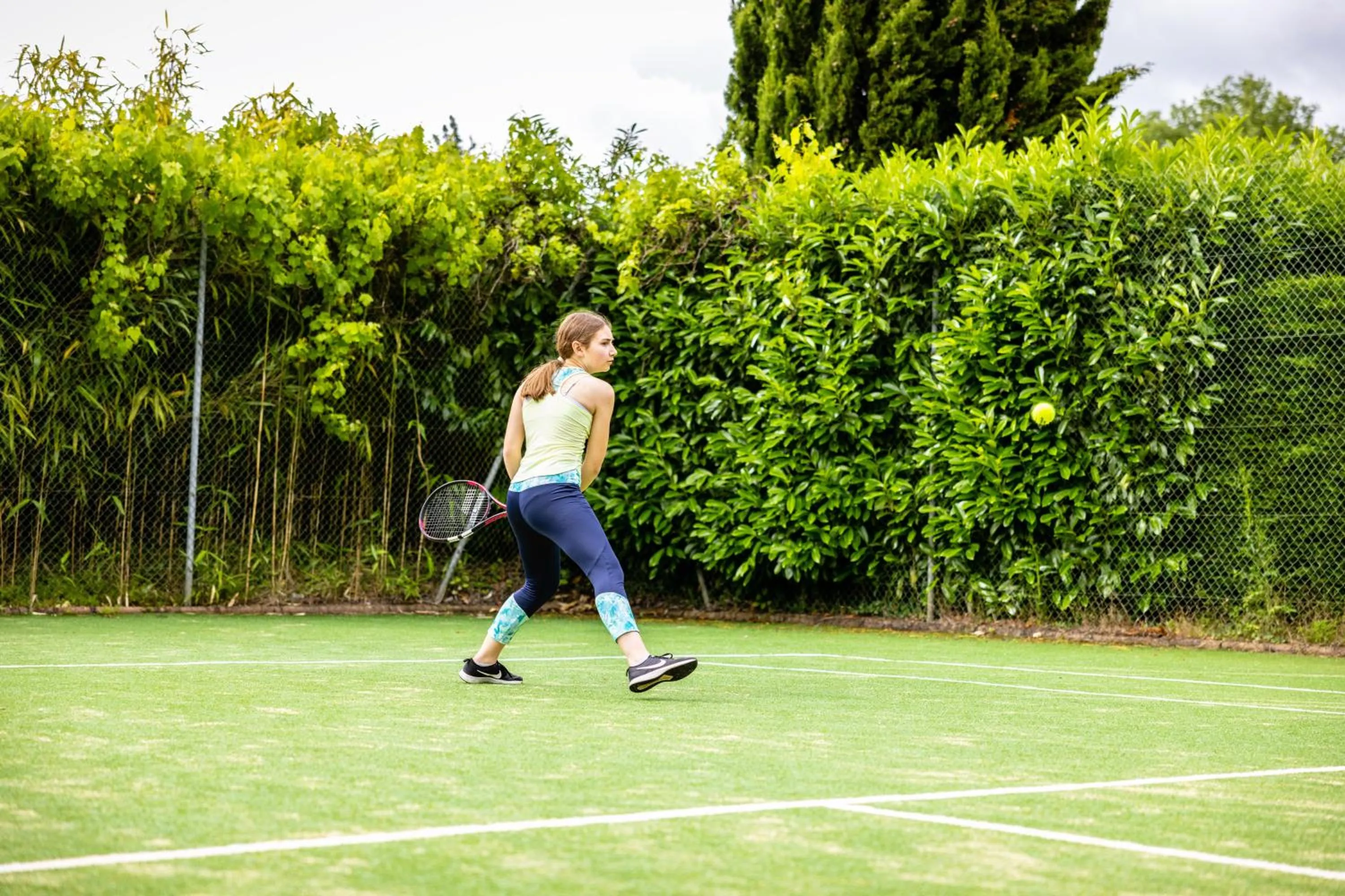 Tennis court in Domaine de la Tortinière
